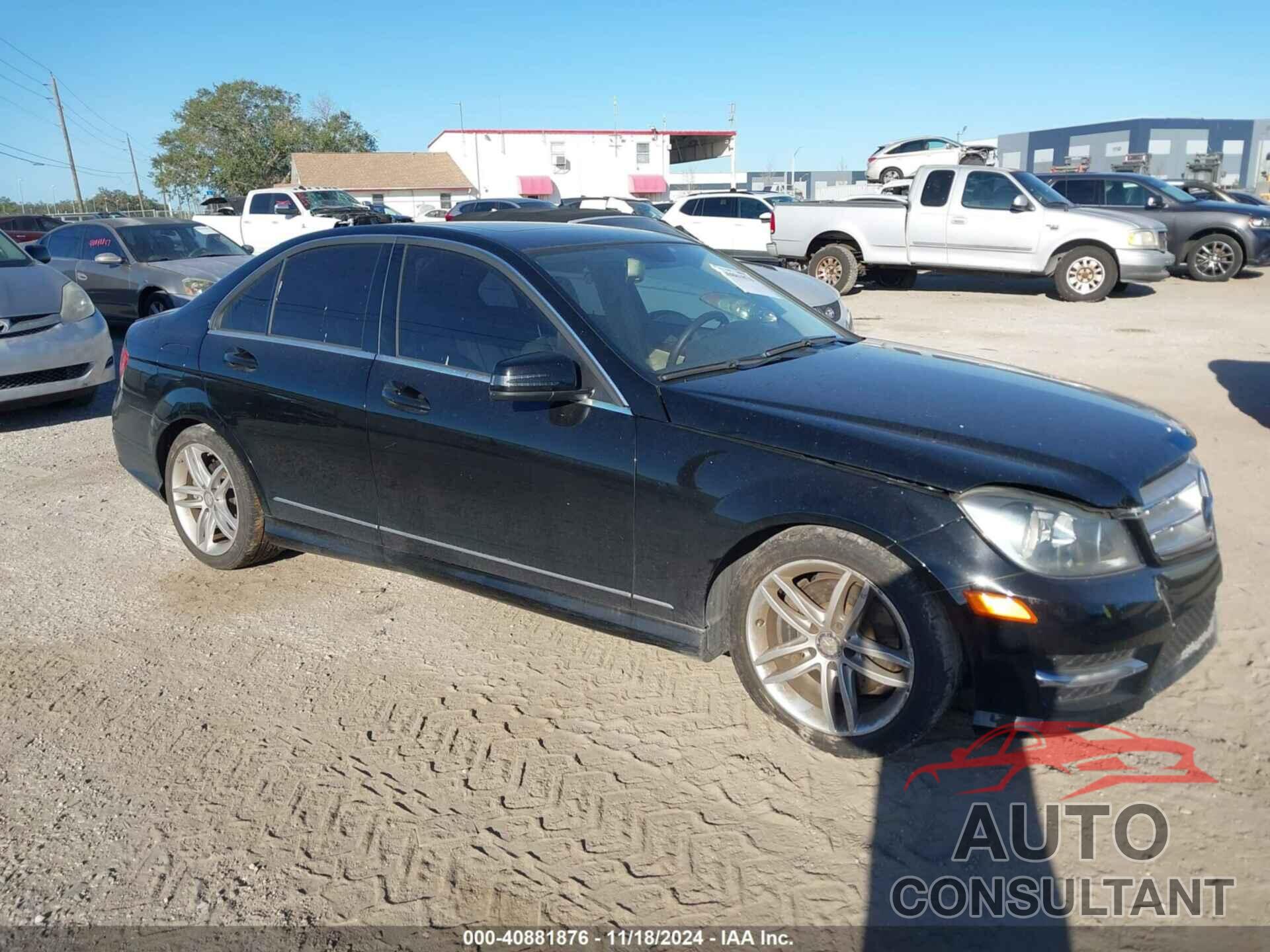 MERCEDES-BENZ C 300 2013 - WDDGF8AB4DR264373