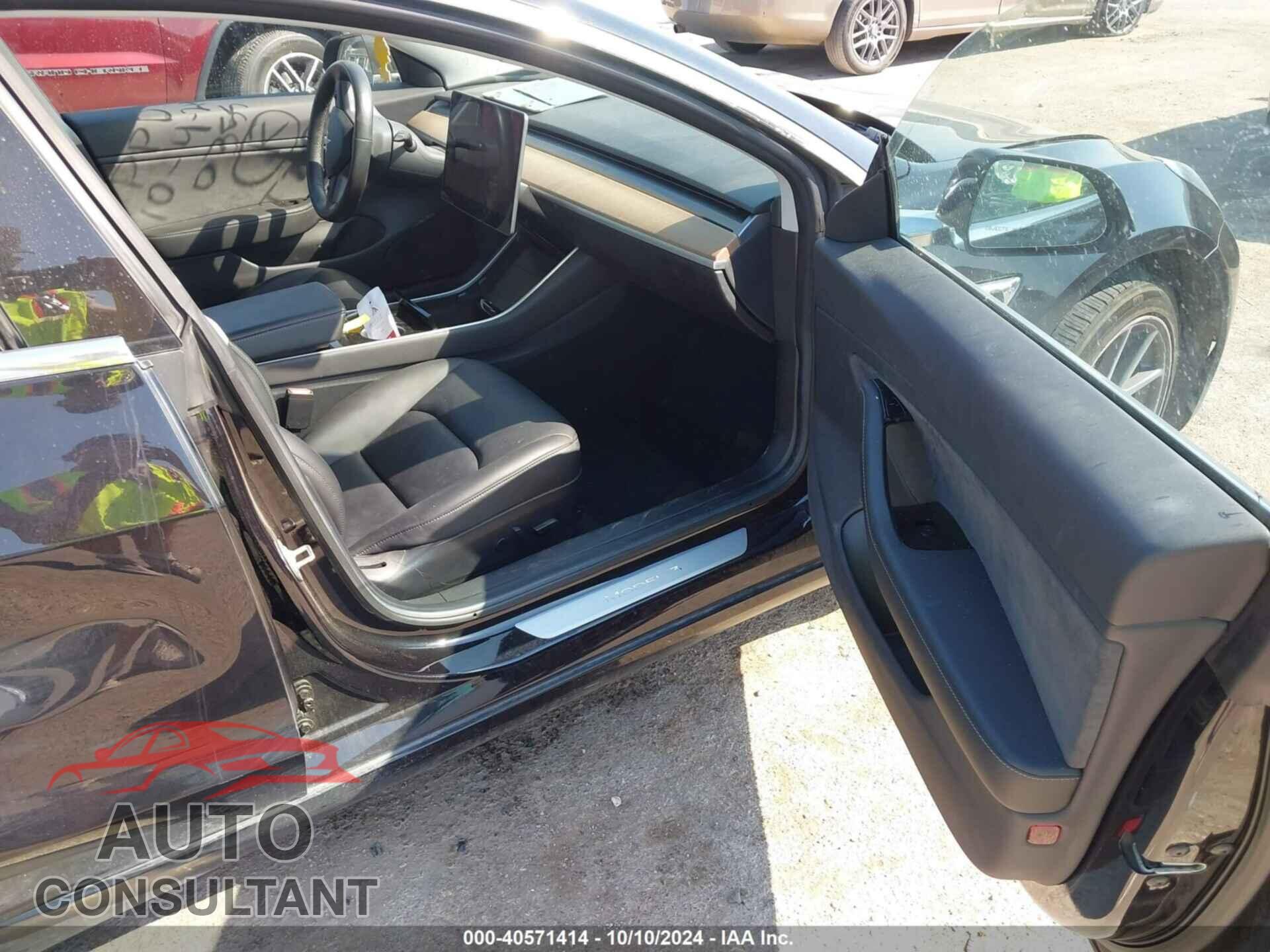 TESLA MODEL 3 2018 - 5YJ3E1EAXJF070355