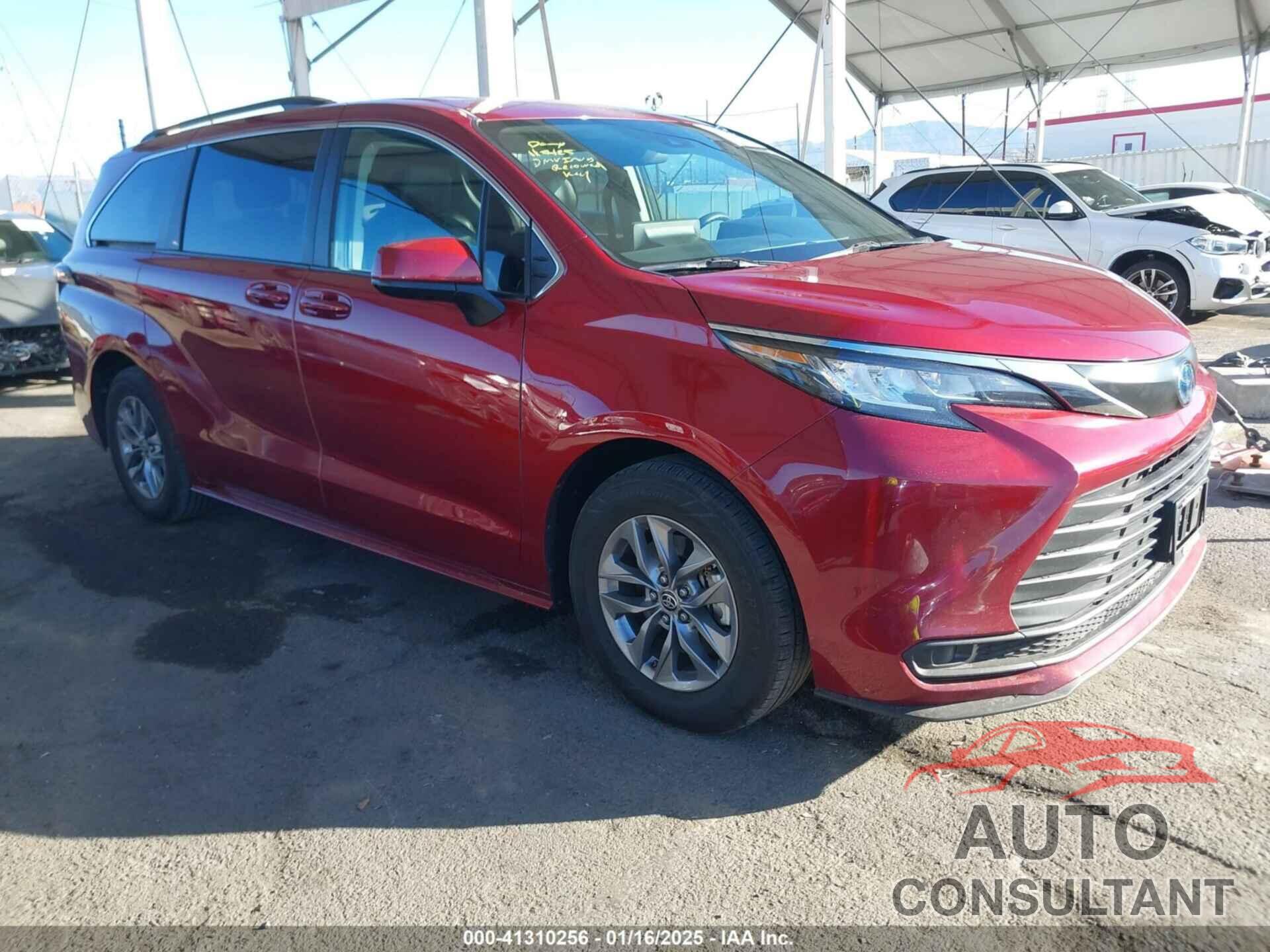TOYOTA SIENNA 2023 - 5TDKRKEC4PS139651