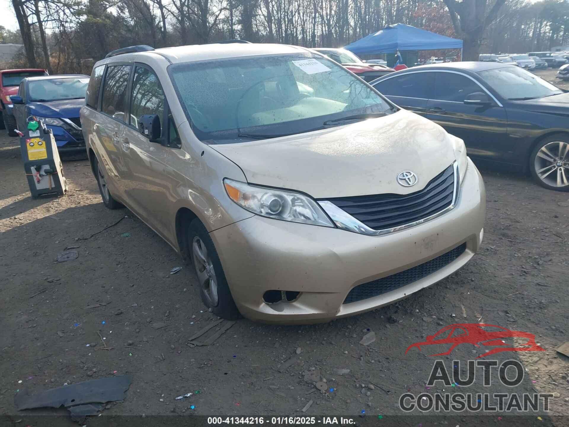 TOYOTA SIENNA 2011 - 5TDKK3DC7BS129104