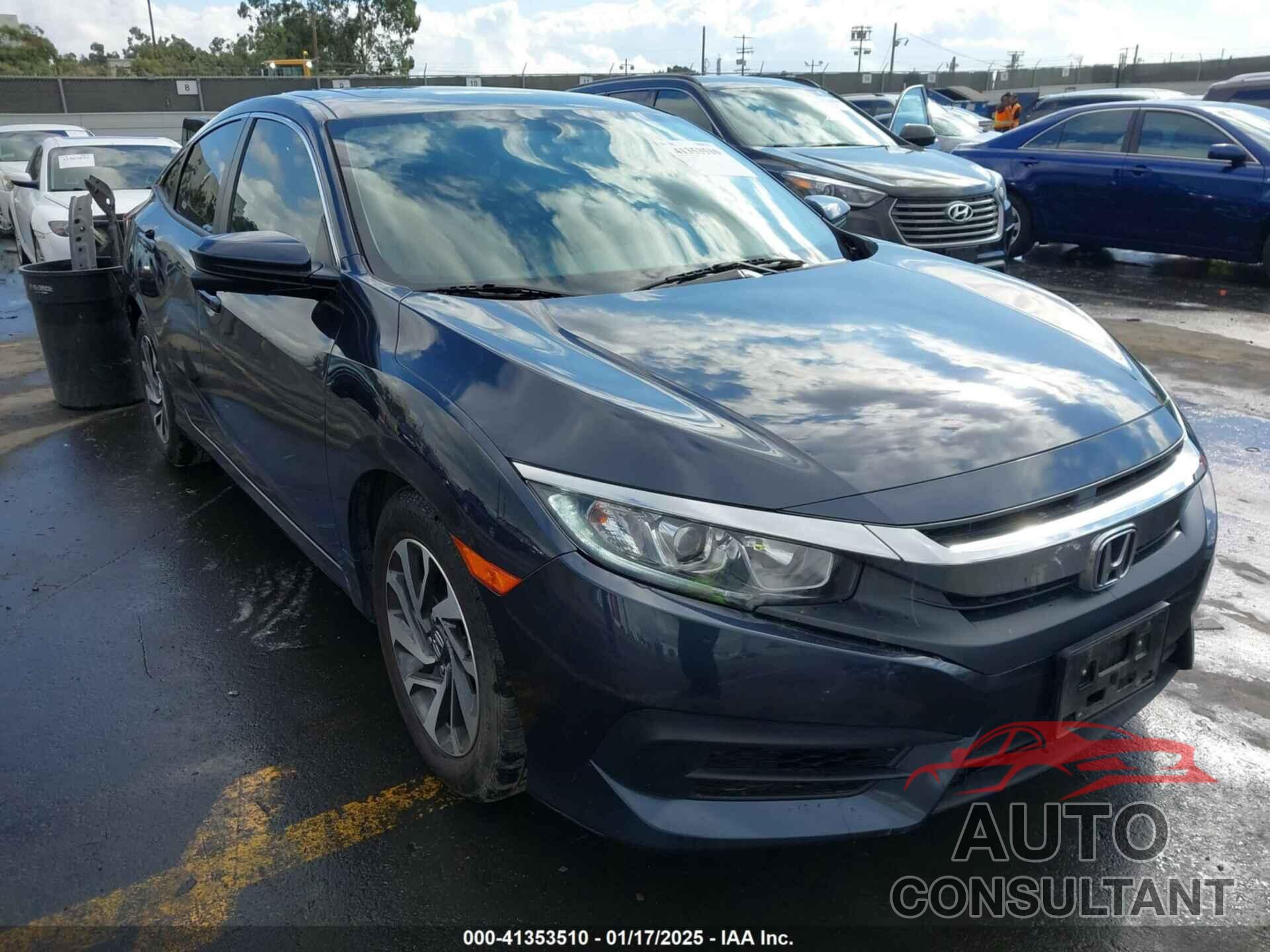 HONDA CIVIC 2018 - 2HGFC2F79JH569817