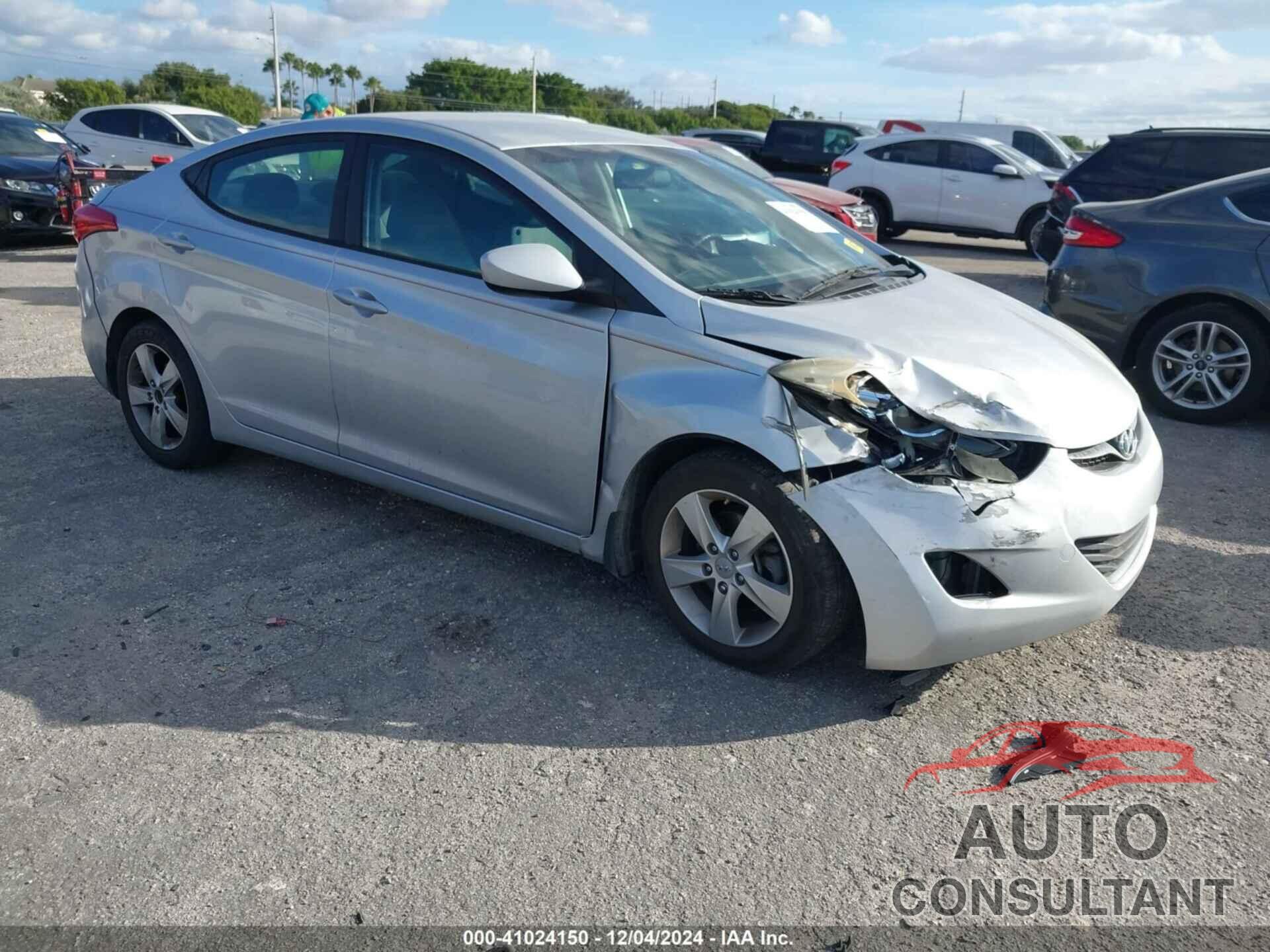 HYUNDAI ELANTRA 2013 - 5NPDH4AE4DH190969