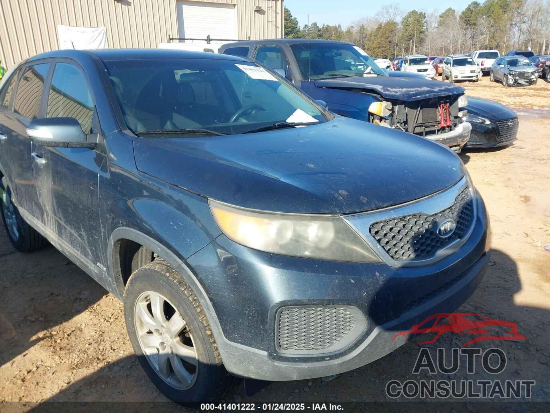 KIA SORENTO 2011 - 5XYKTCA16BG072939