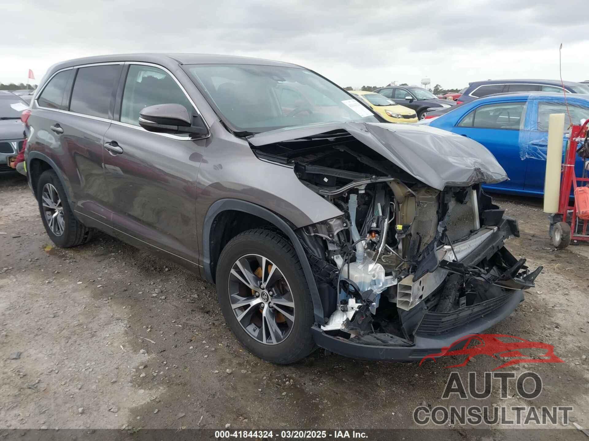 TOYOTA HIGHLANDER 2018 - 5TDZARFH4JS035287