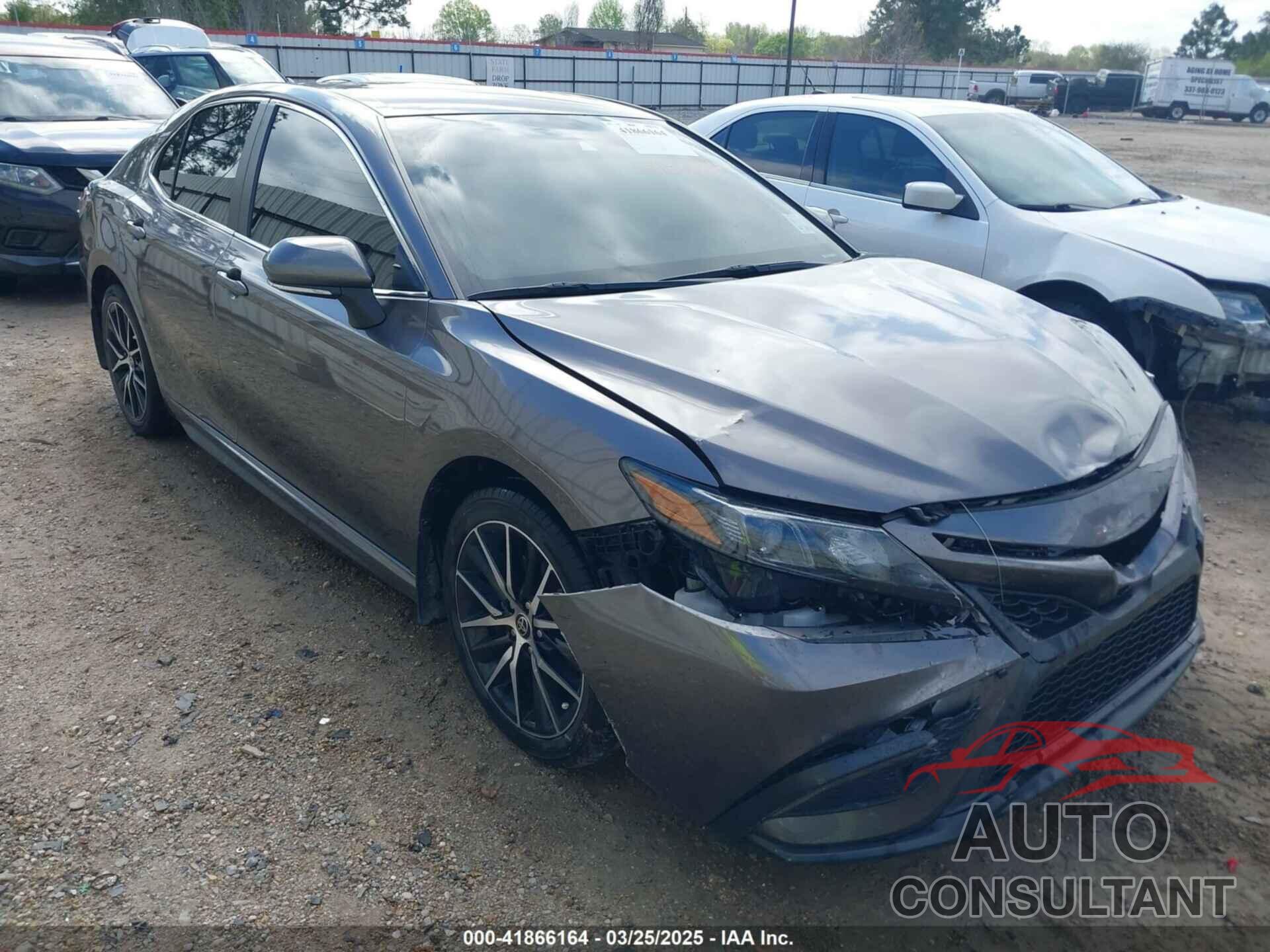 TOYOTA CAMRY 2022 - 4T1T11AK3NU619882