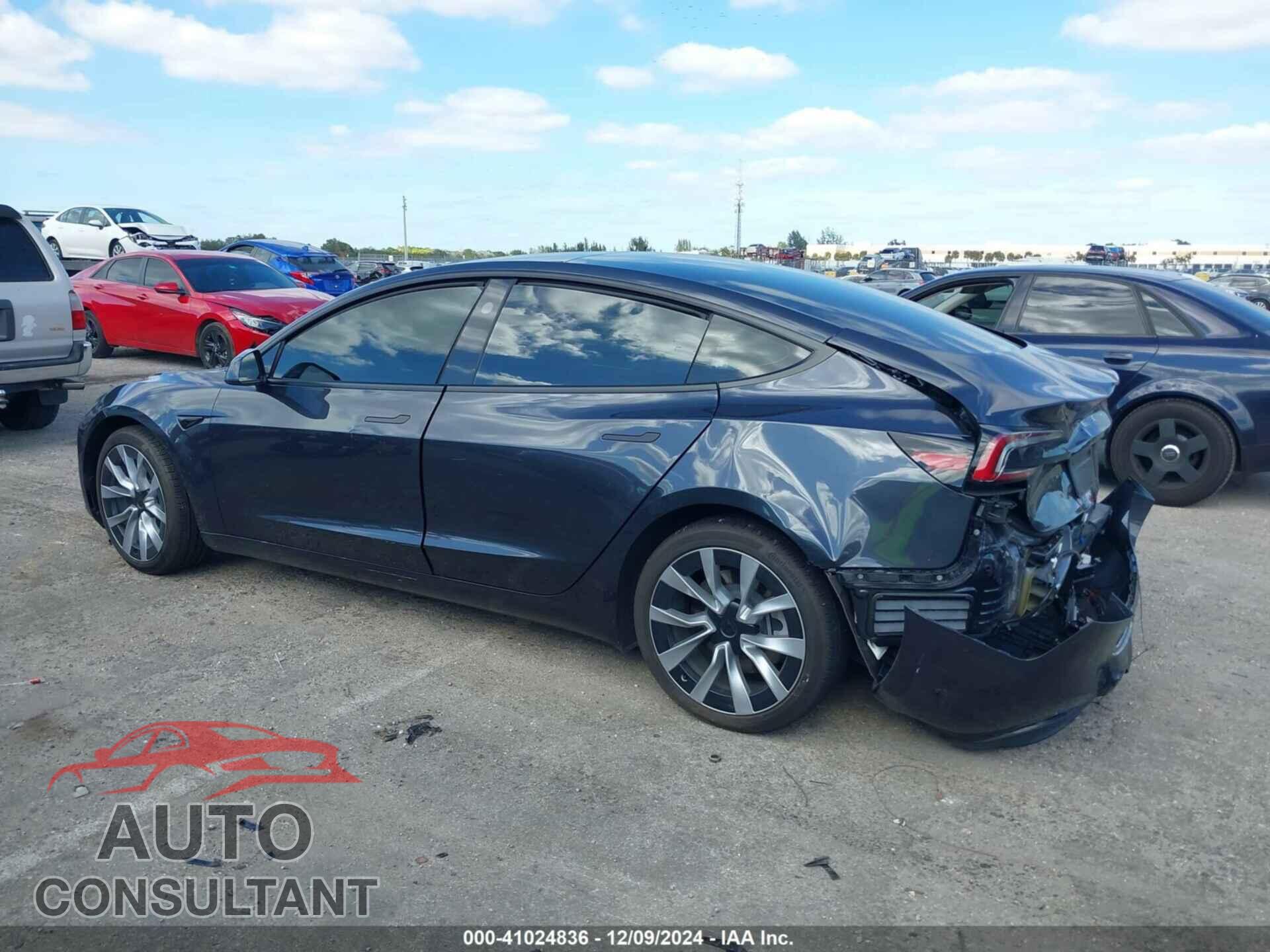 TESLA MODEL 3 2024 - 5YJ3E1EA5RF752734
