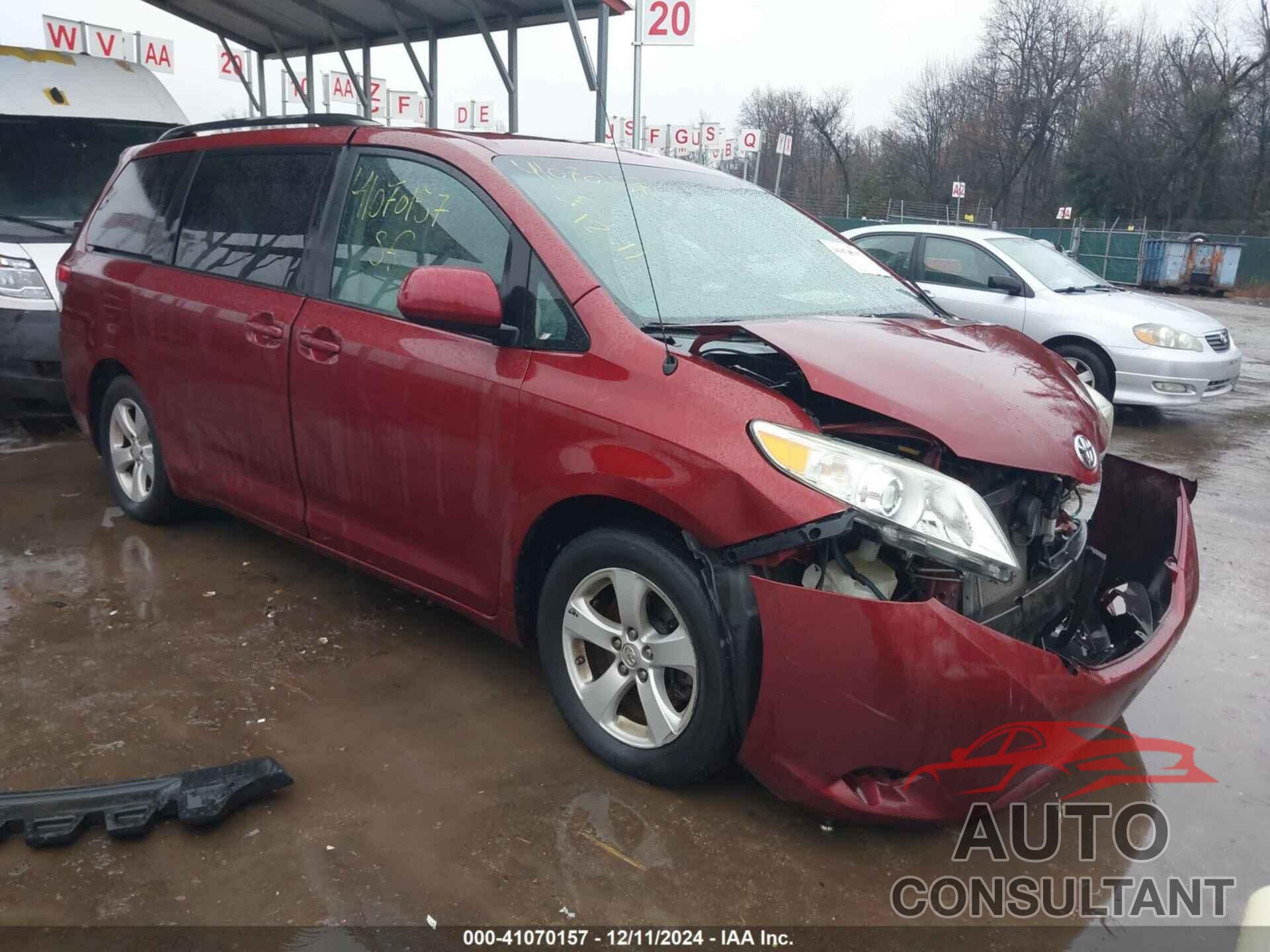 TOYOTA SIENNA 2013 - 5TDKK3DC6DS286870