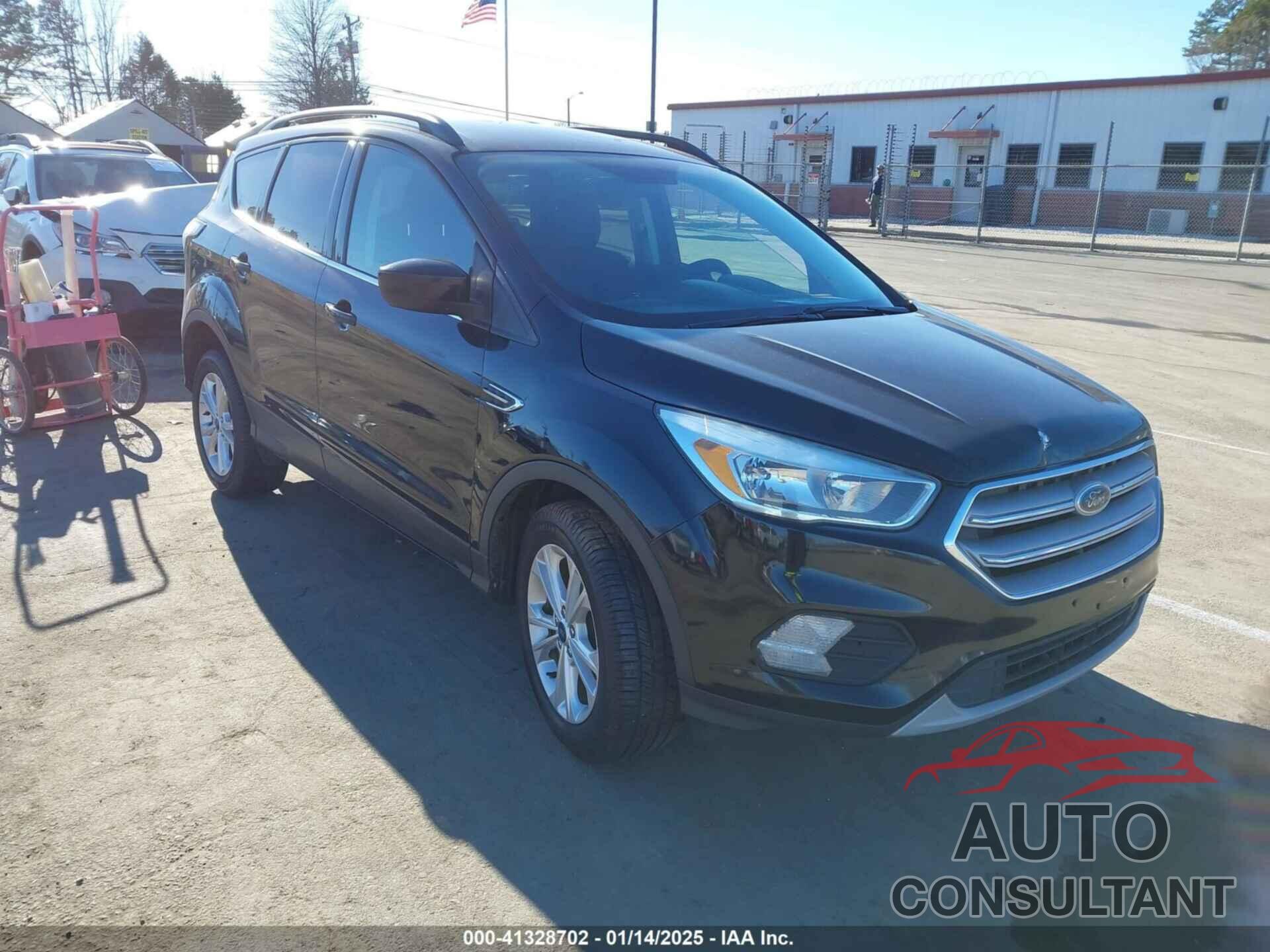 FORD ESCAPE 2018 - 1FMCU0GD8JUA89123