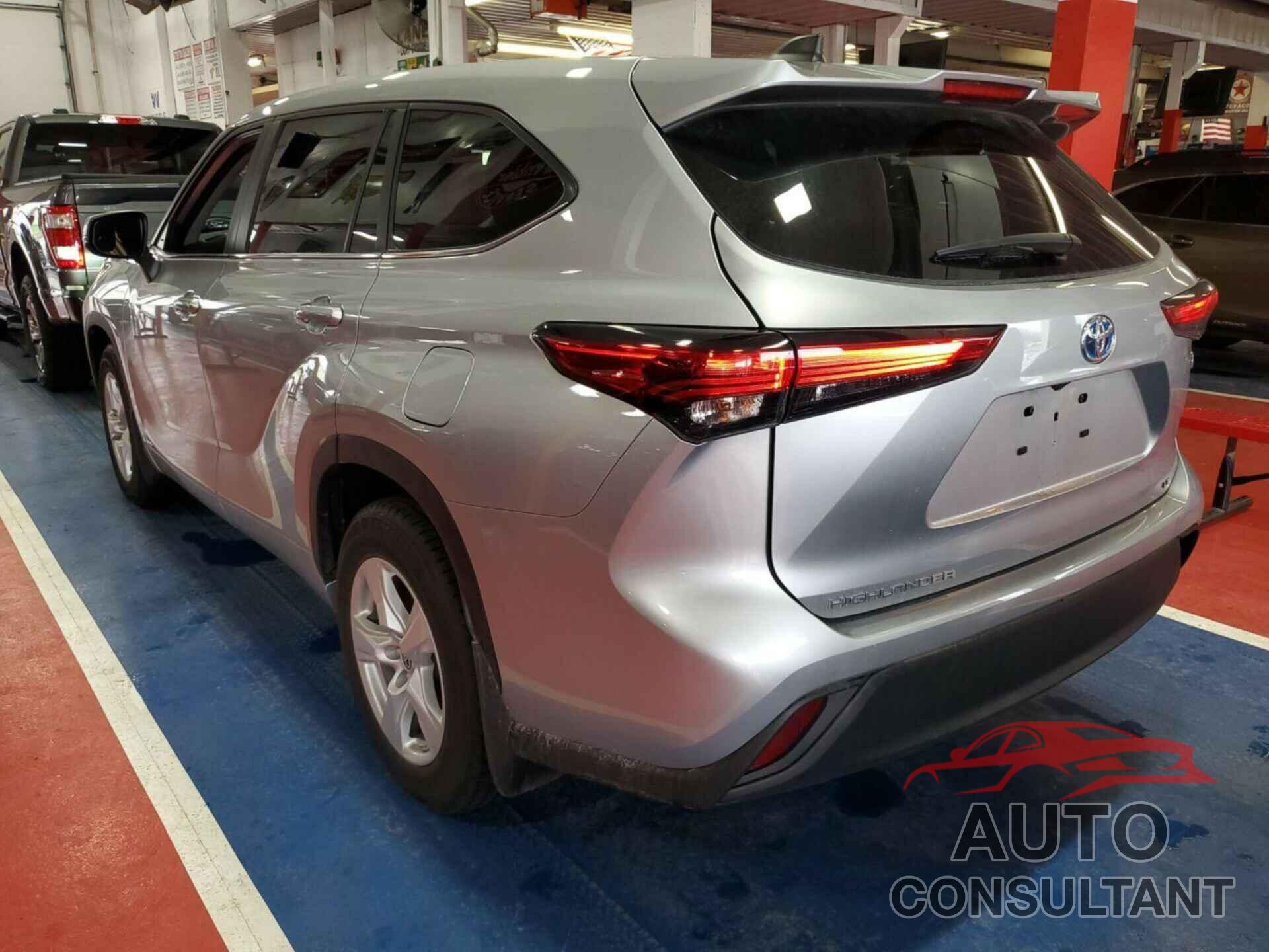 TOYOTA HIGHLANDER 2023 - 5TDBBRCH5PS597016