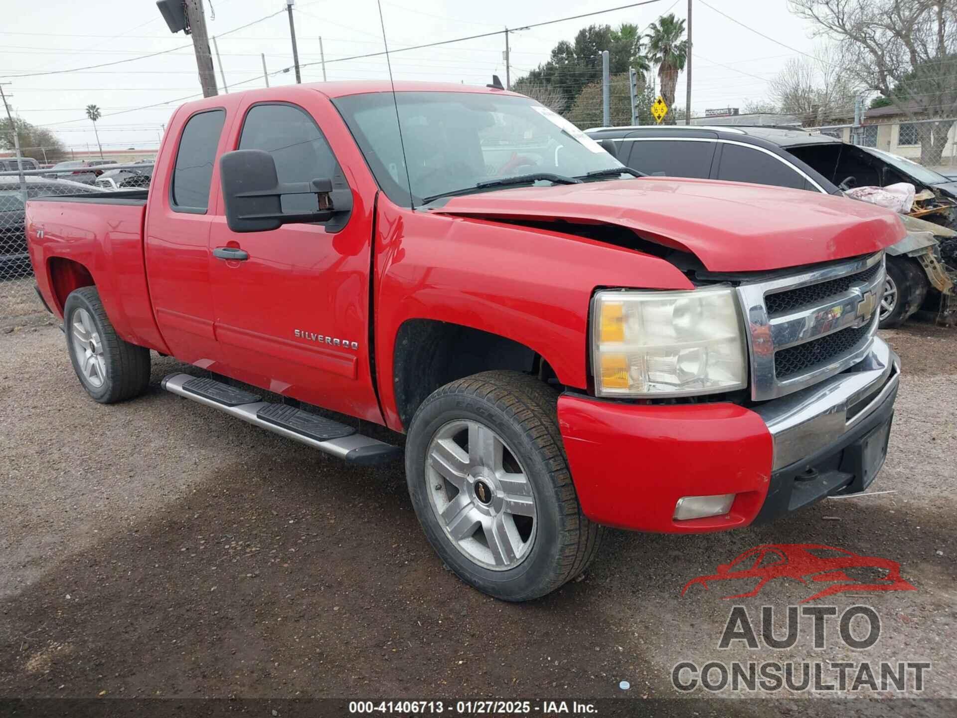 CHEVROLET SILVERADO 1500 2011 - 1GCRCSE04BZ375651