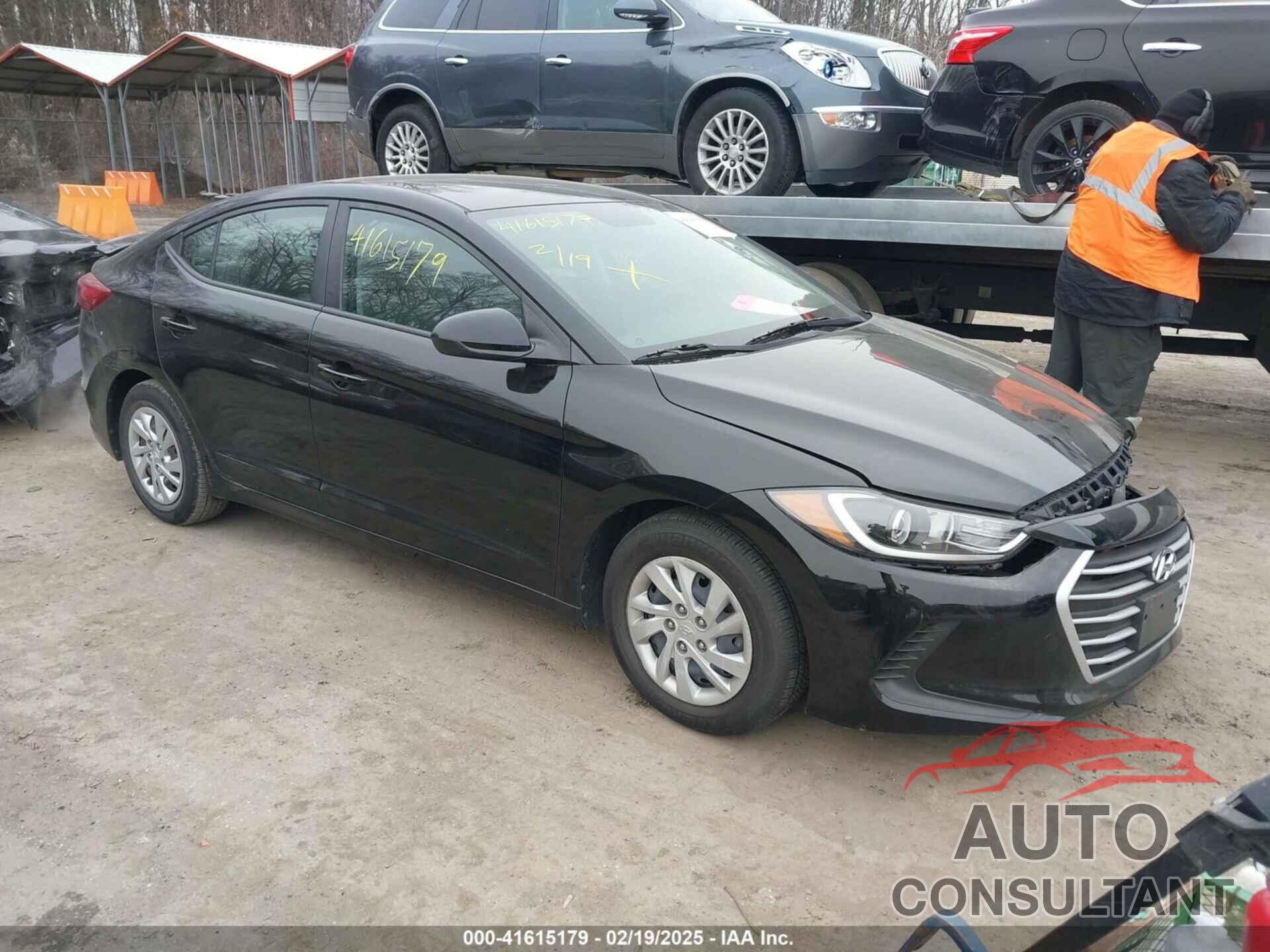 HYUNDAI ELANTRA 2018 - KMHD74LF7JU470004