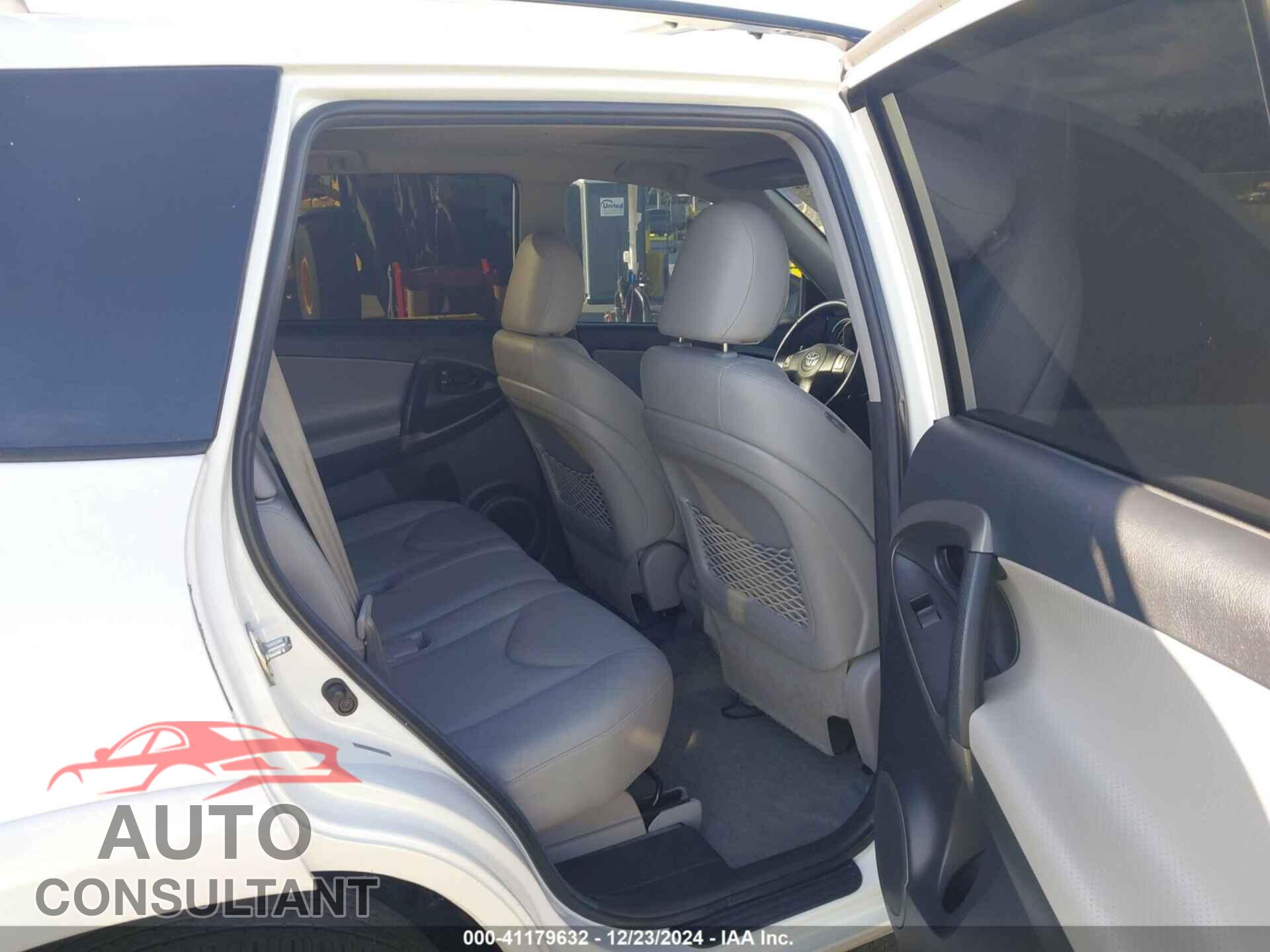 TOYOTA RAV4 2011 - 2T3DF4DV8BW123721