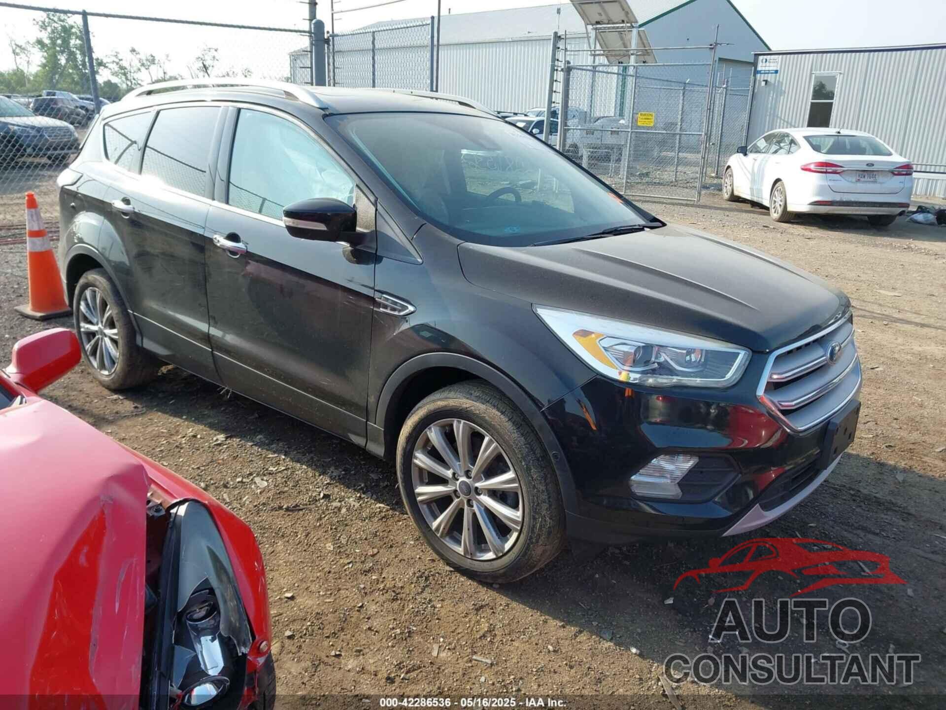 FORD ESCAPE 2018 - 1FMCU9J95JUB30803