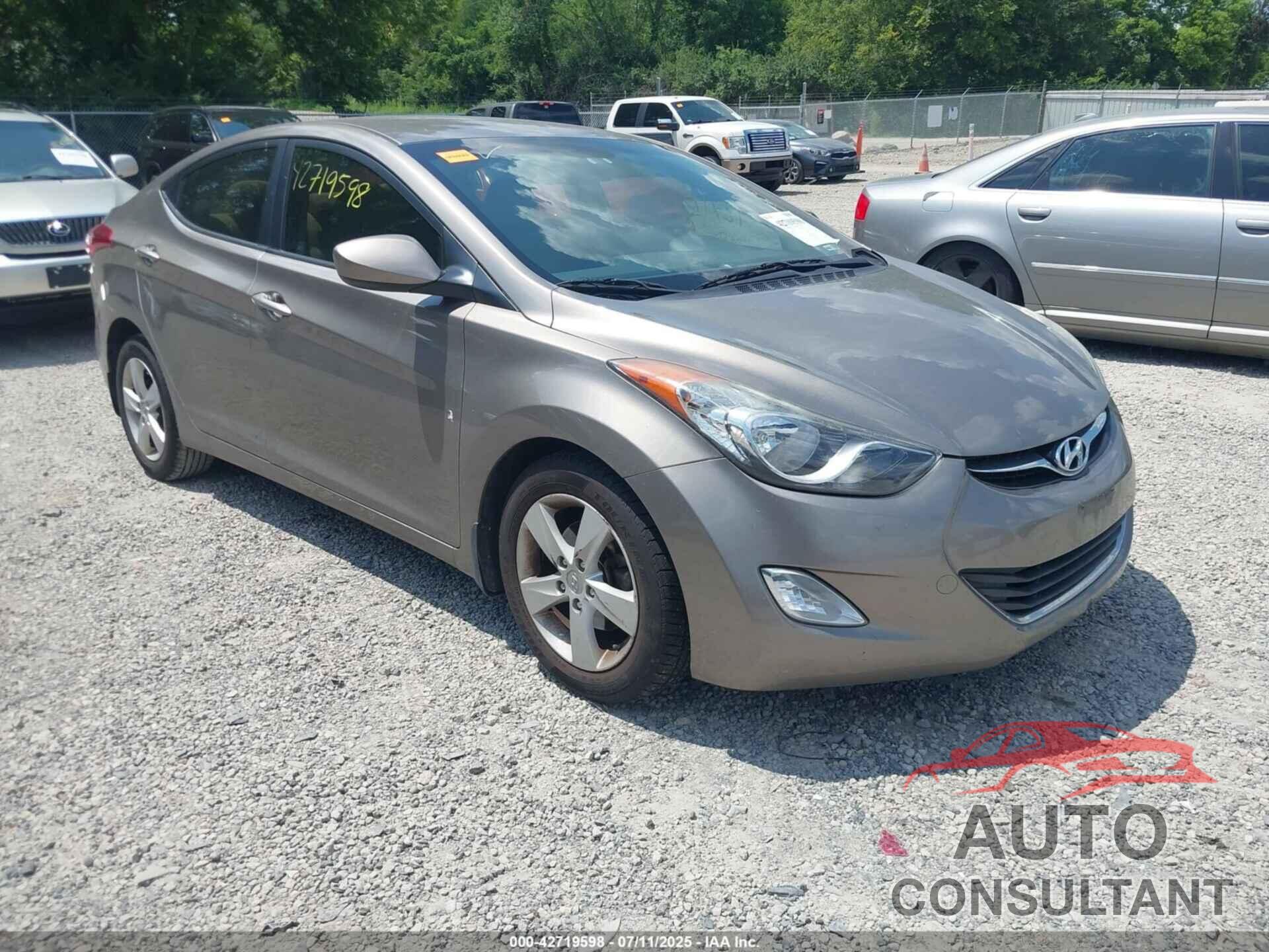 HYUNDAI ELANTRA 2013 - 5NPDH4AE9DH417136