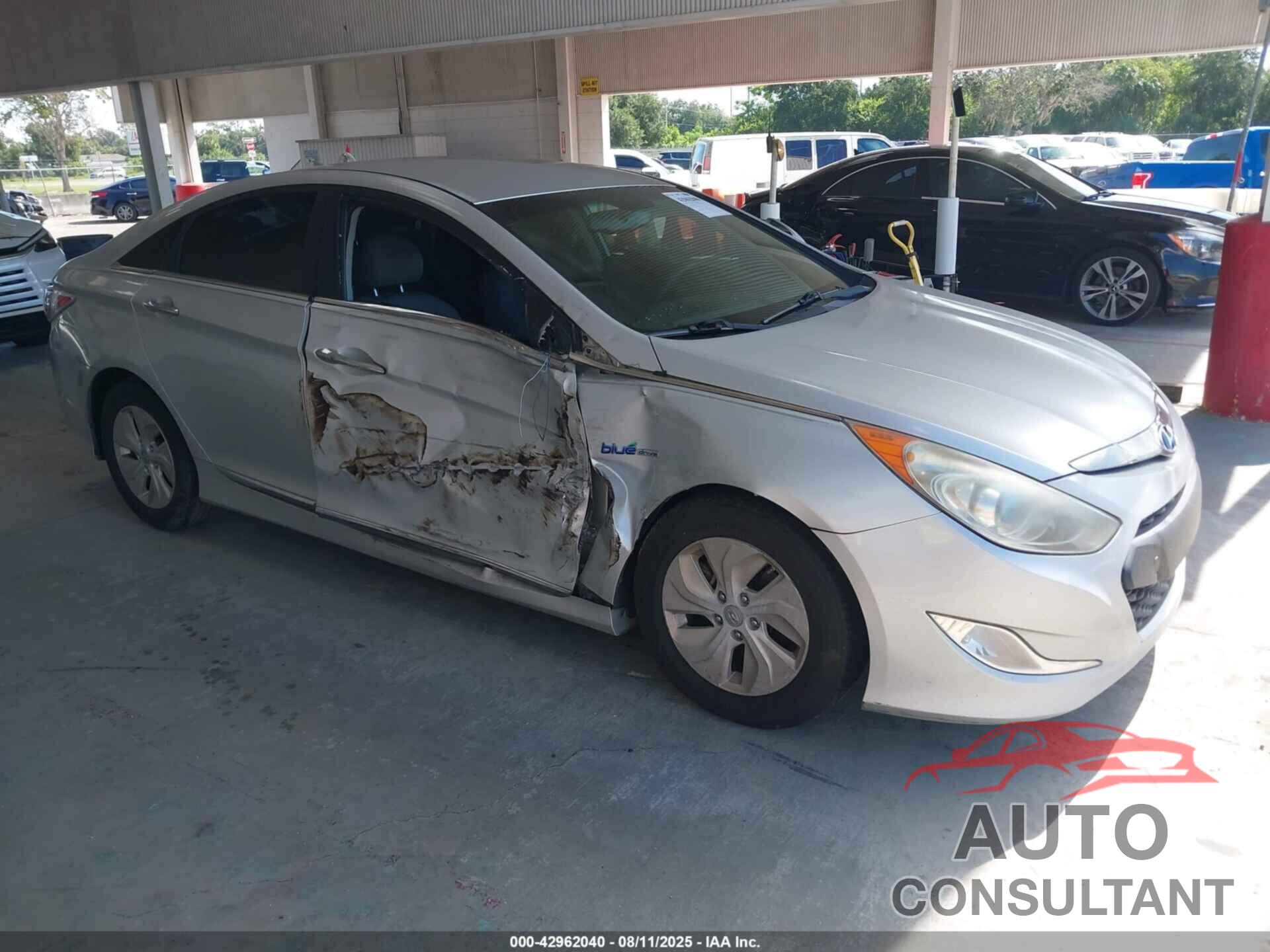 HYUNDAI SONATA HYBRID 2015 - KMHEC4A43FA135221