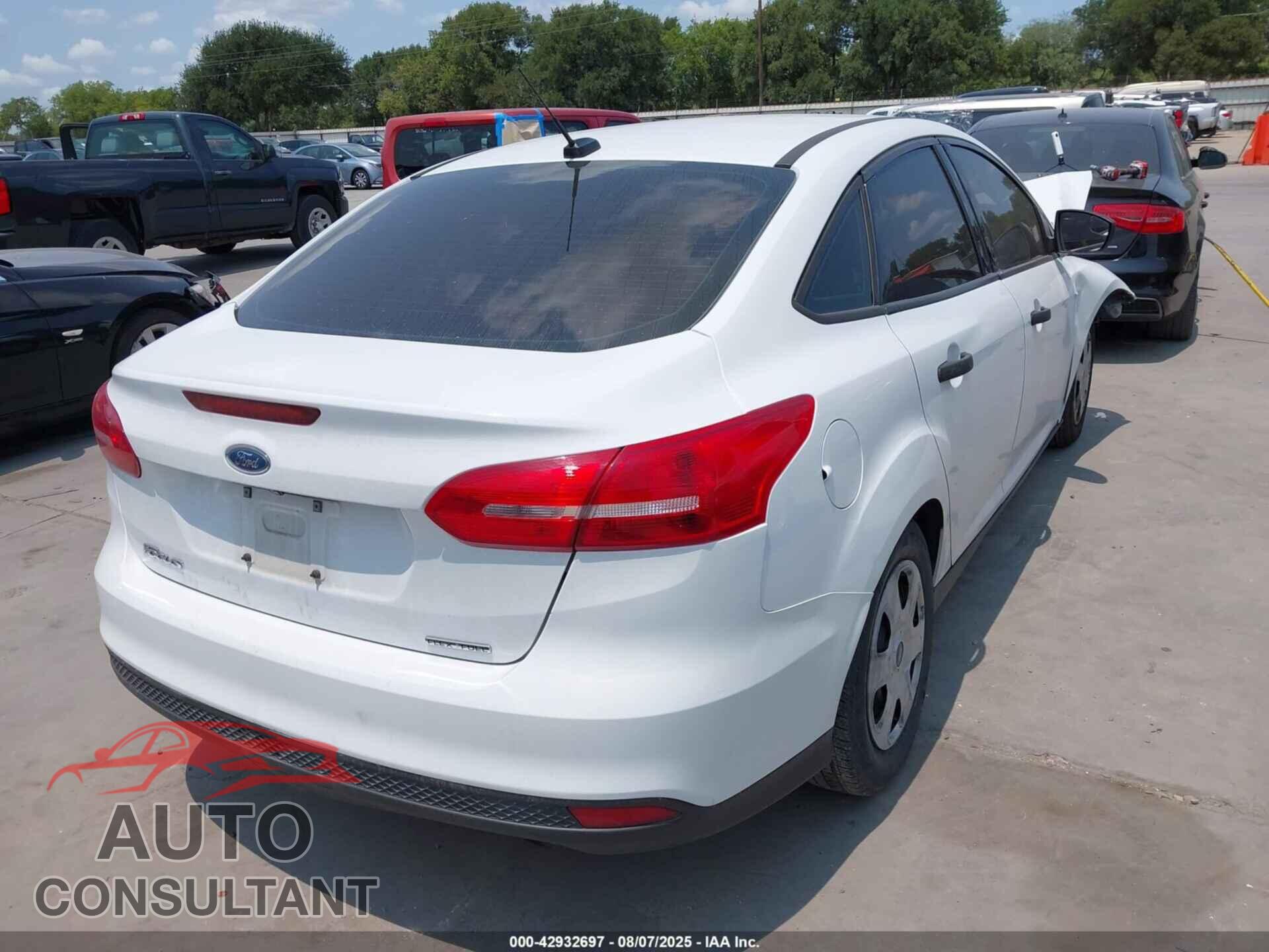 FORD FOCUS 2016 - 1FADP3E20GL245193
