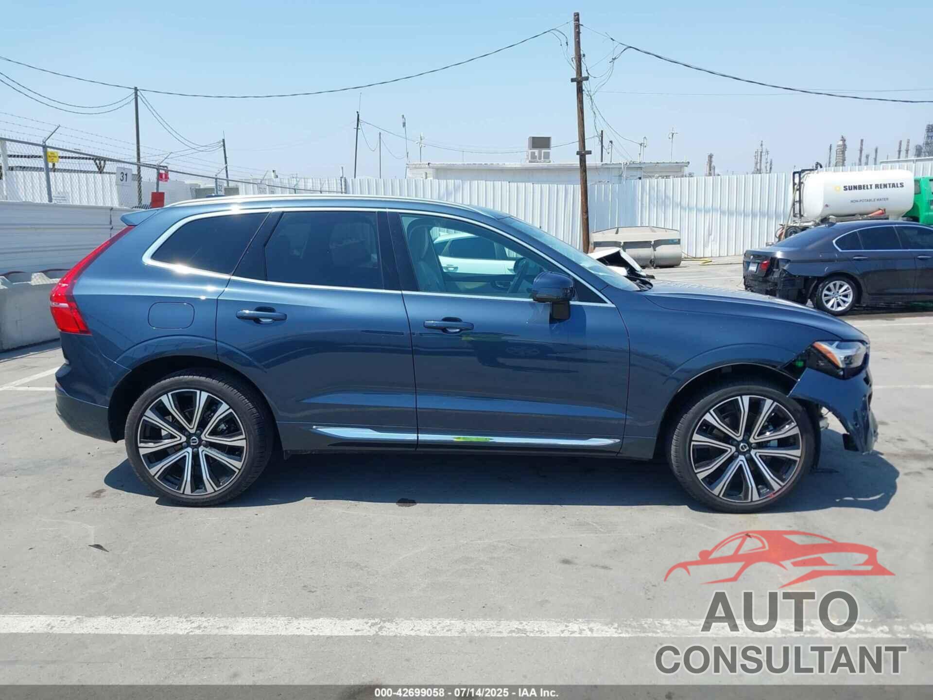 VOLVO XC60 2023 - YV4L12DA8P1226720