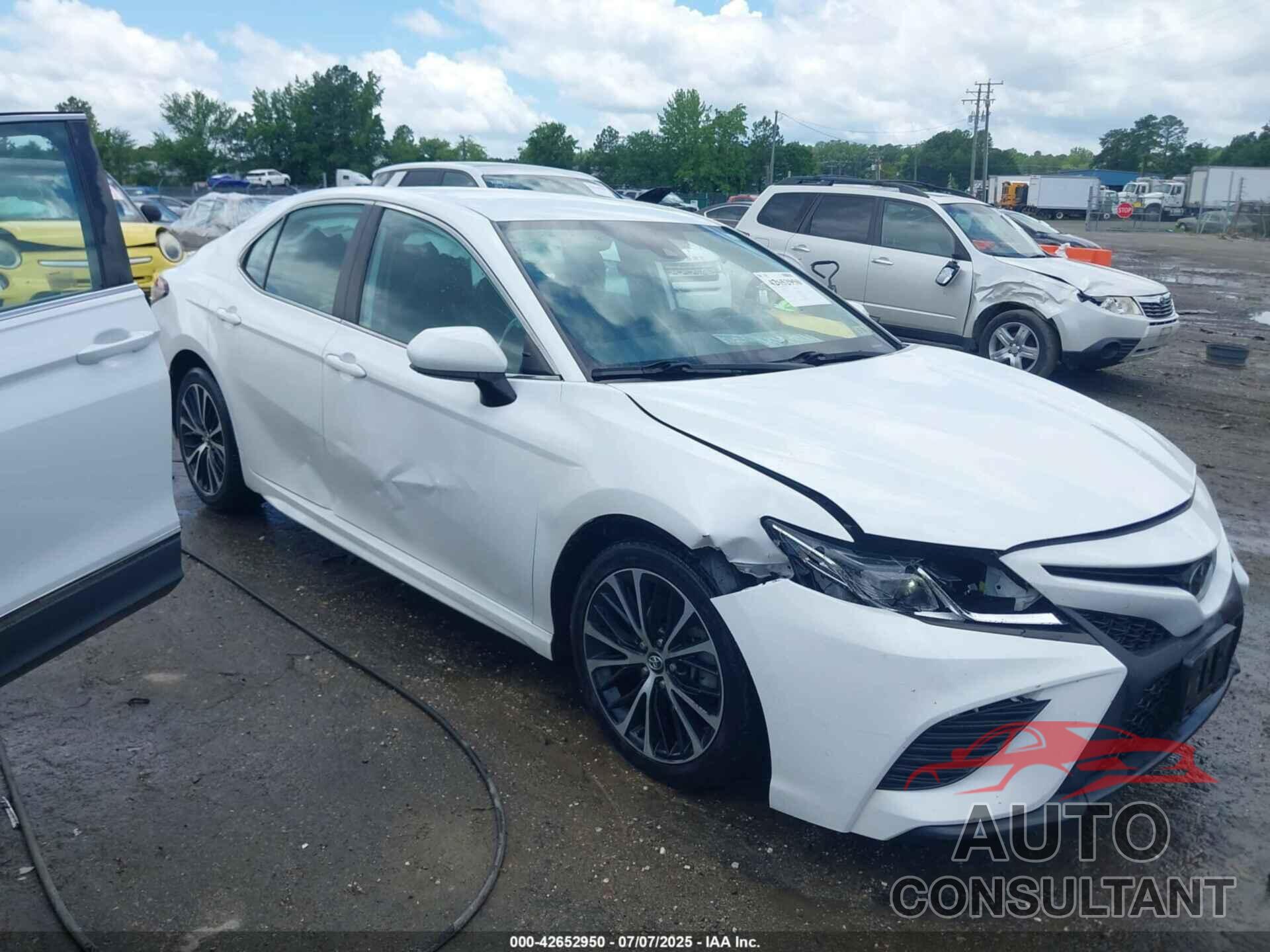 TOYOTA CAMRY 2020 - 4T1G11AK6LU930463