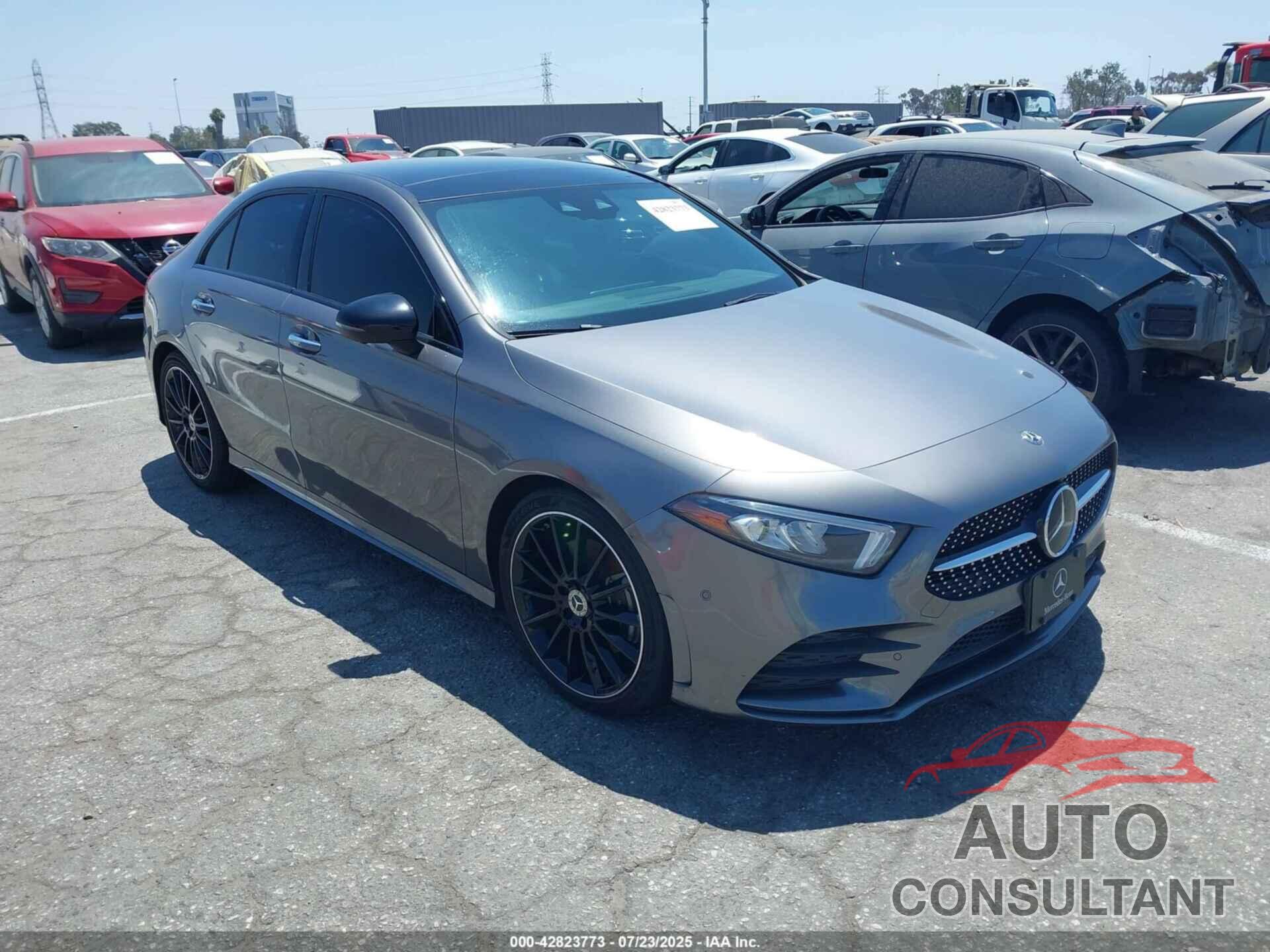 MERCEDES-BENZ A 220 2020 - W1K3G4EB7LJ211484