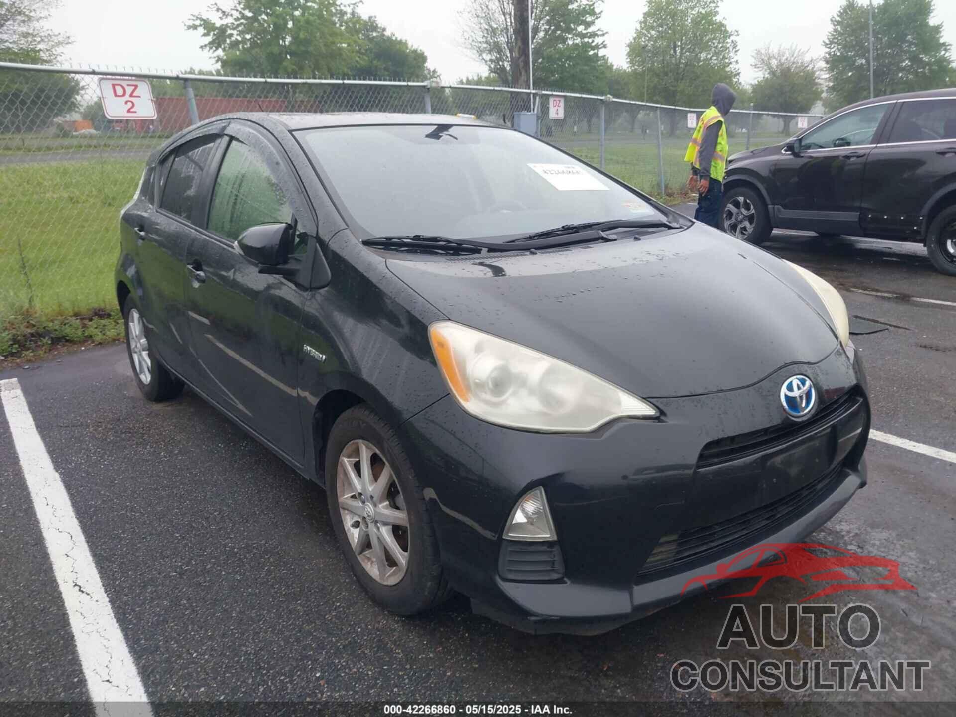 TOYOTA PRIUS C 2013 - JTDKDTB3XD1540798