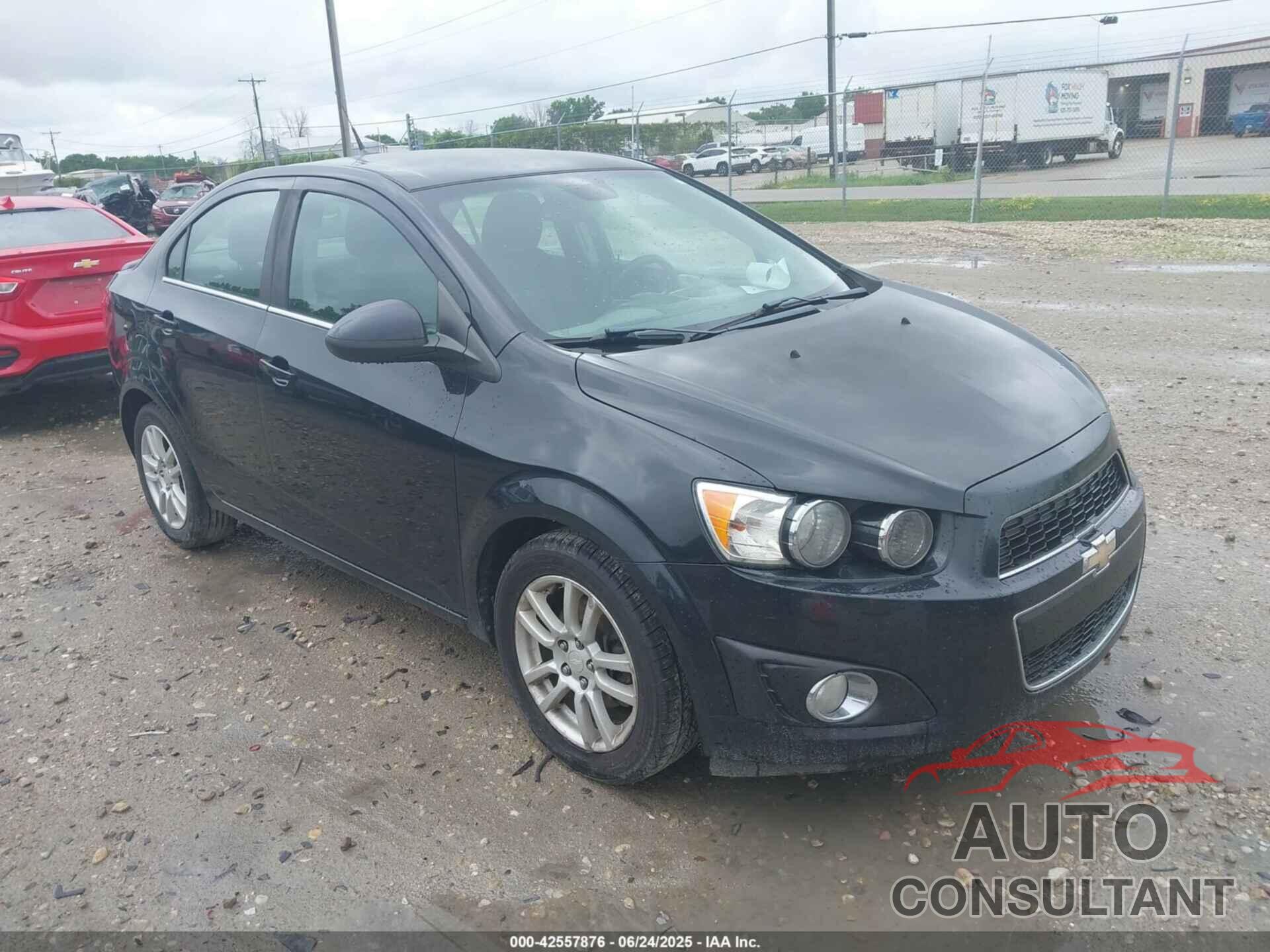 CHEVROLET SONIC 2013 - 1G1JC5SH0D4217888