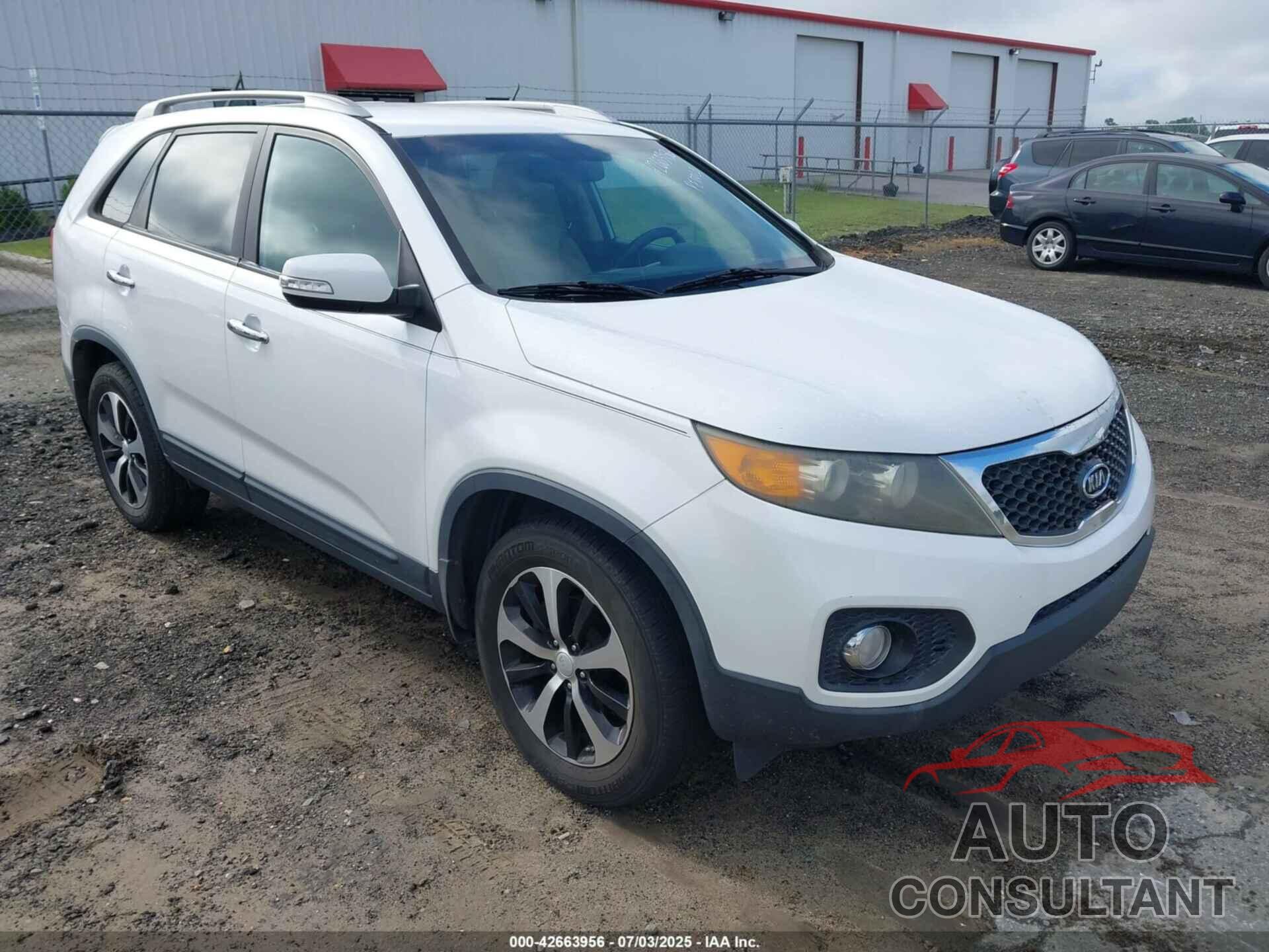 KIA SORENTO 2011 - 5XYKU3A11BG017277