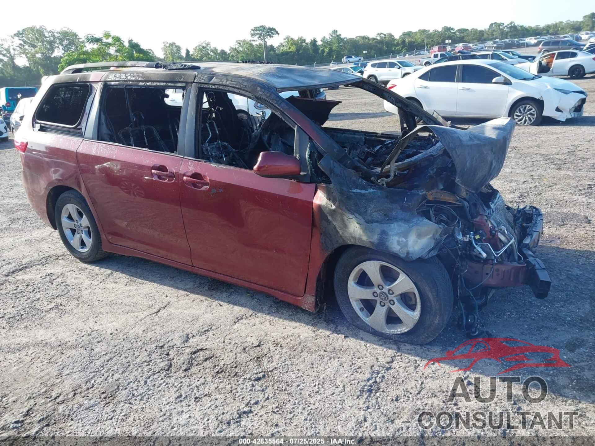 TOYOTA SIENNA 2019 - 5TDKZ3DC4KS968168