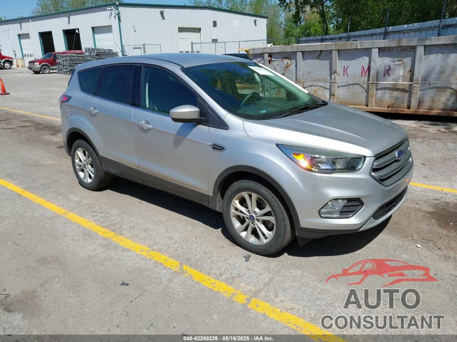 FORD ESCAPE 2017 - 1FMCU9GDXHUB15025