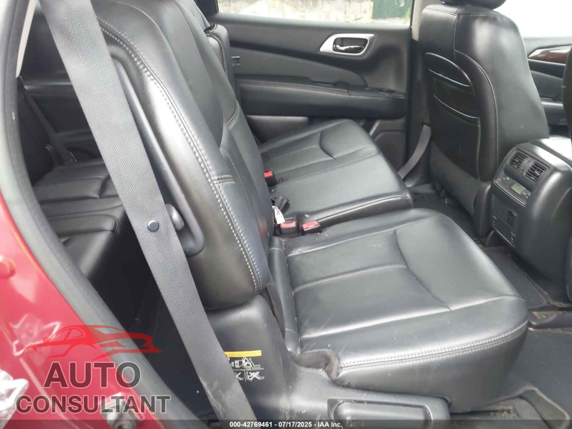 NISSAN PATHFINDER 2013 - 5N1AR2MM3DC679832