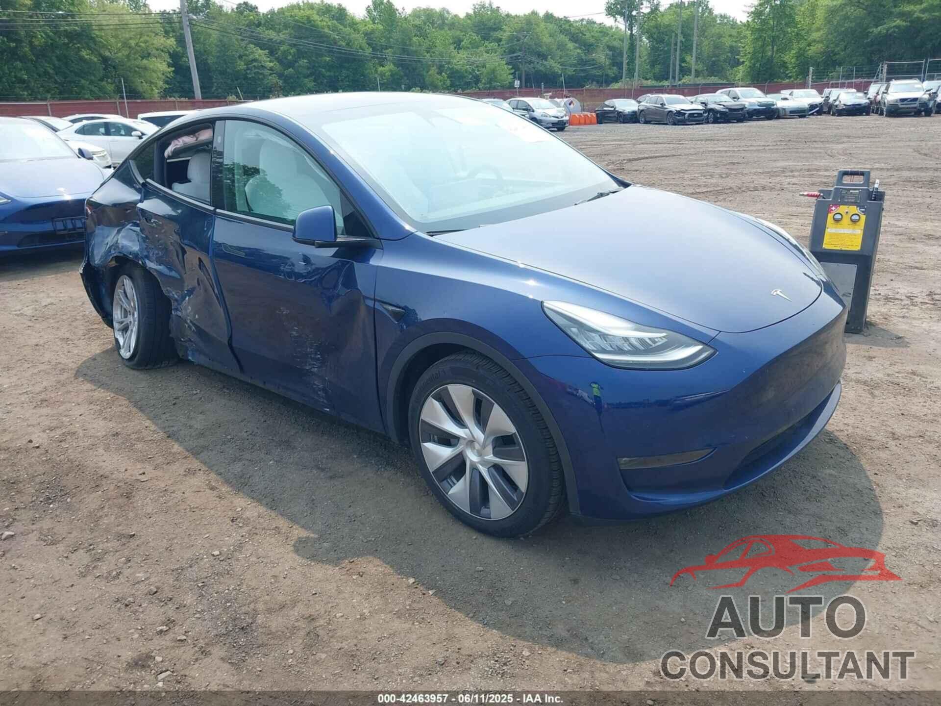 TESLA MODEL Y 2023 - 7SAYGDEE5PF613627