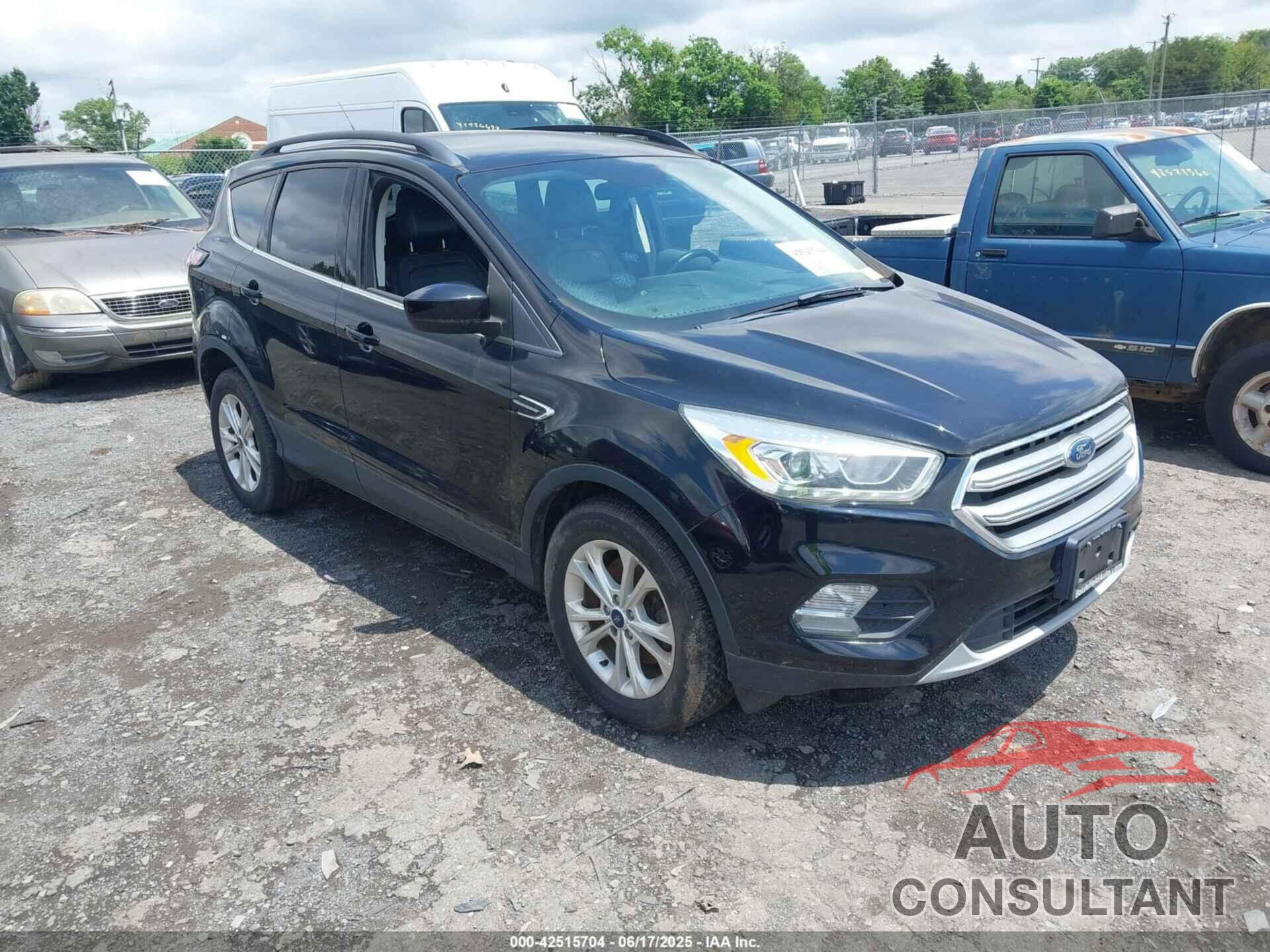 FORD ESCAPE 2017 - 1FMCU9GD2HUD54682