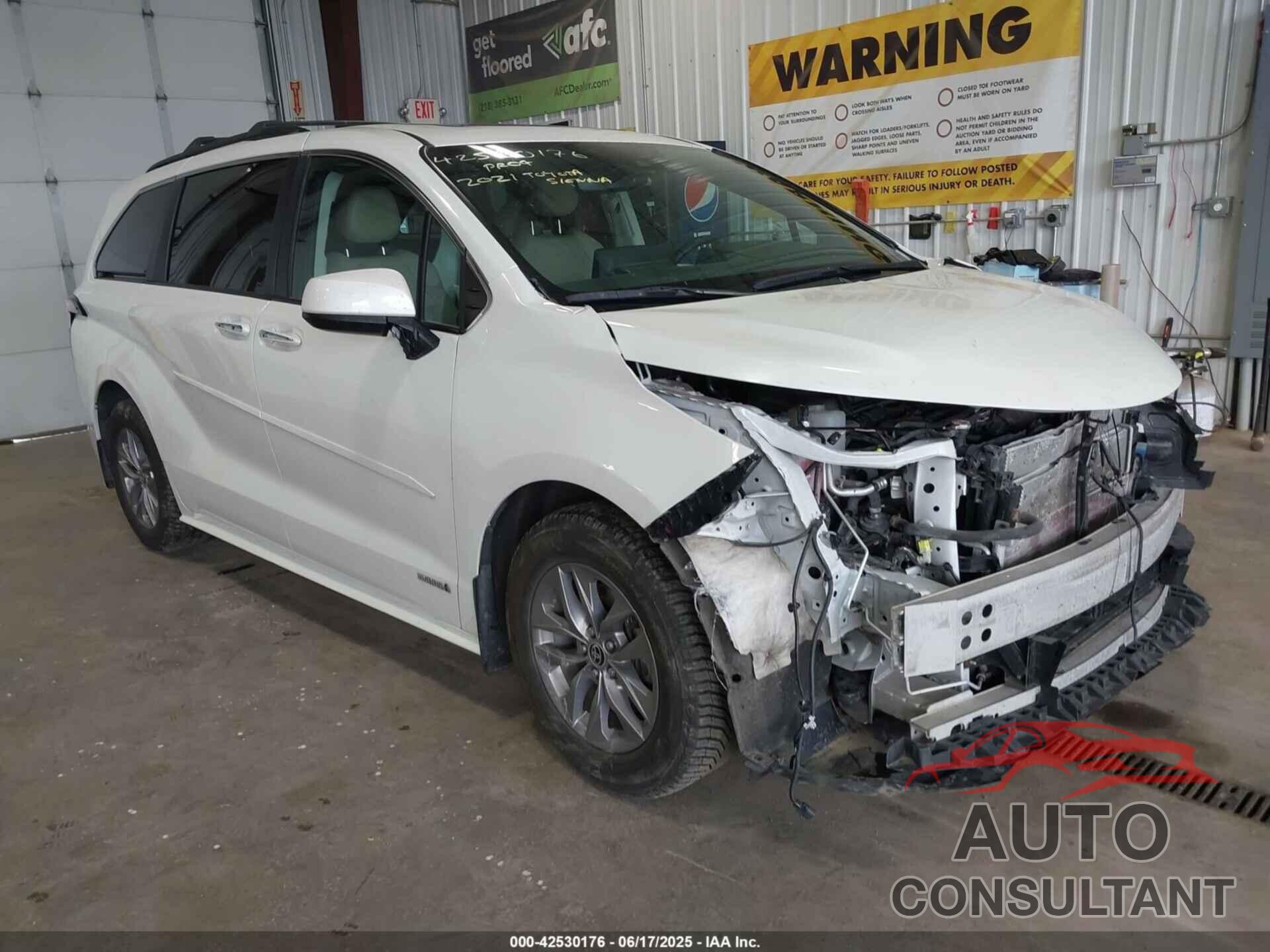 TOYOTA SIENNA 2021 - 5TDYSKFC4MS030969