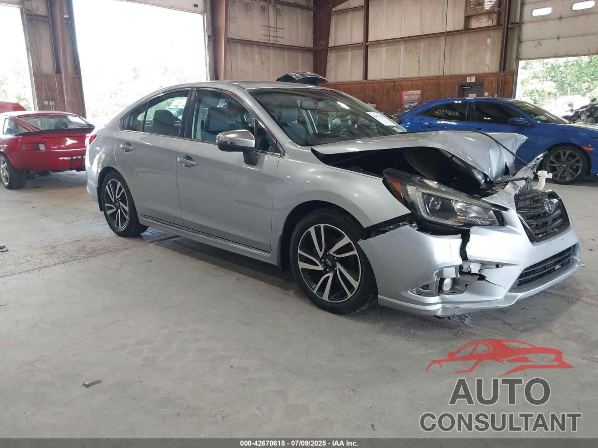SUBARU LEGACY 2018 - 4S3BNAR69J3024109