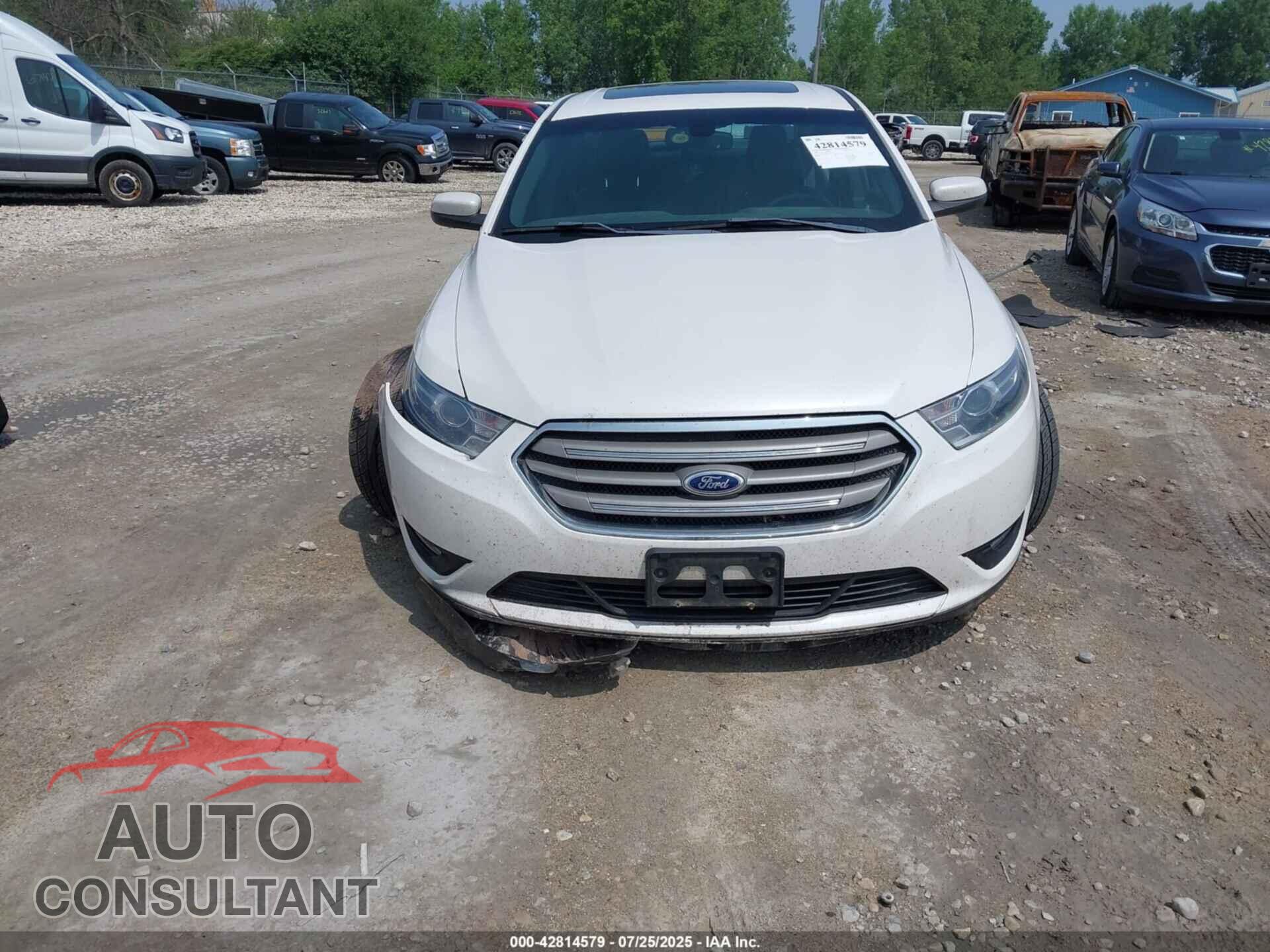 FORD TAURUS 2015 - 1FAHP2H82FG139556