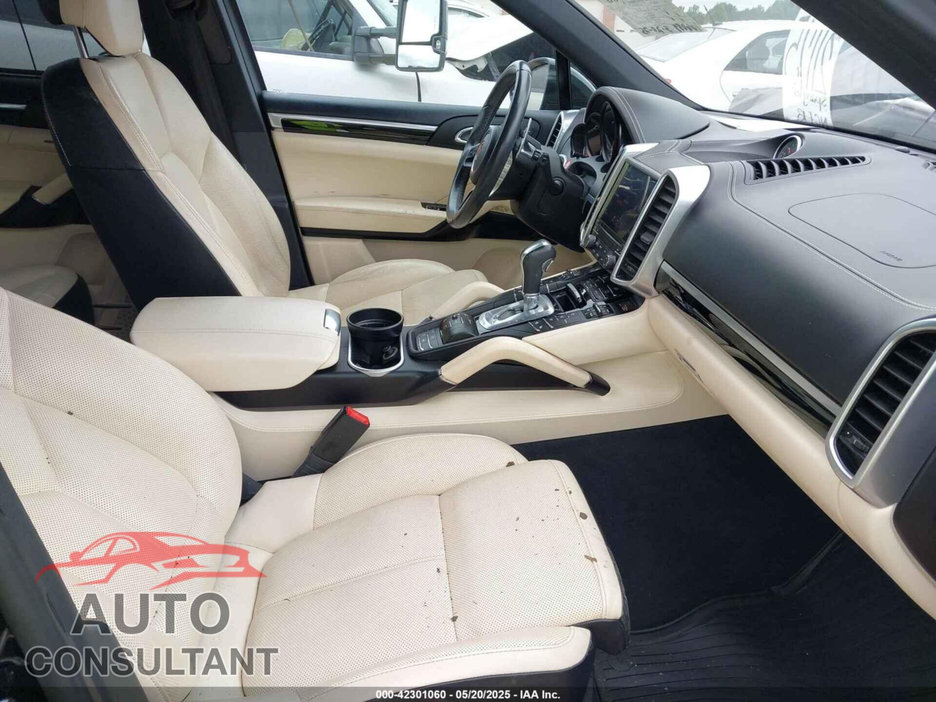PORSCHE CAYENNE 2017 - WP1AA2A20HKA89404