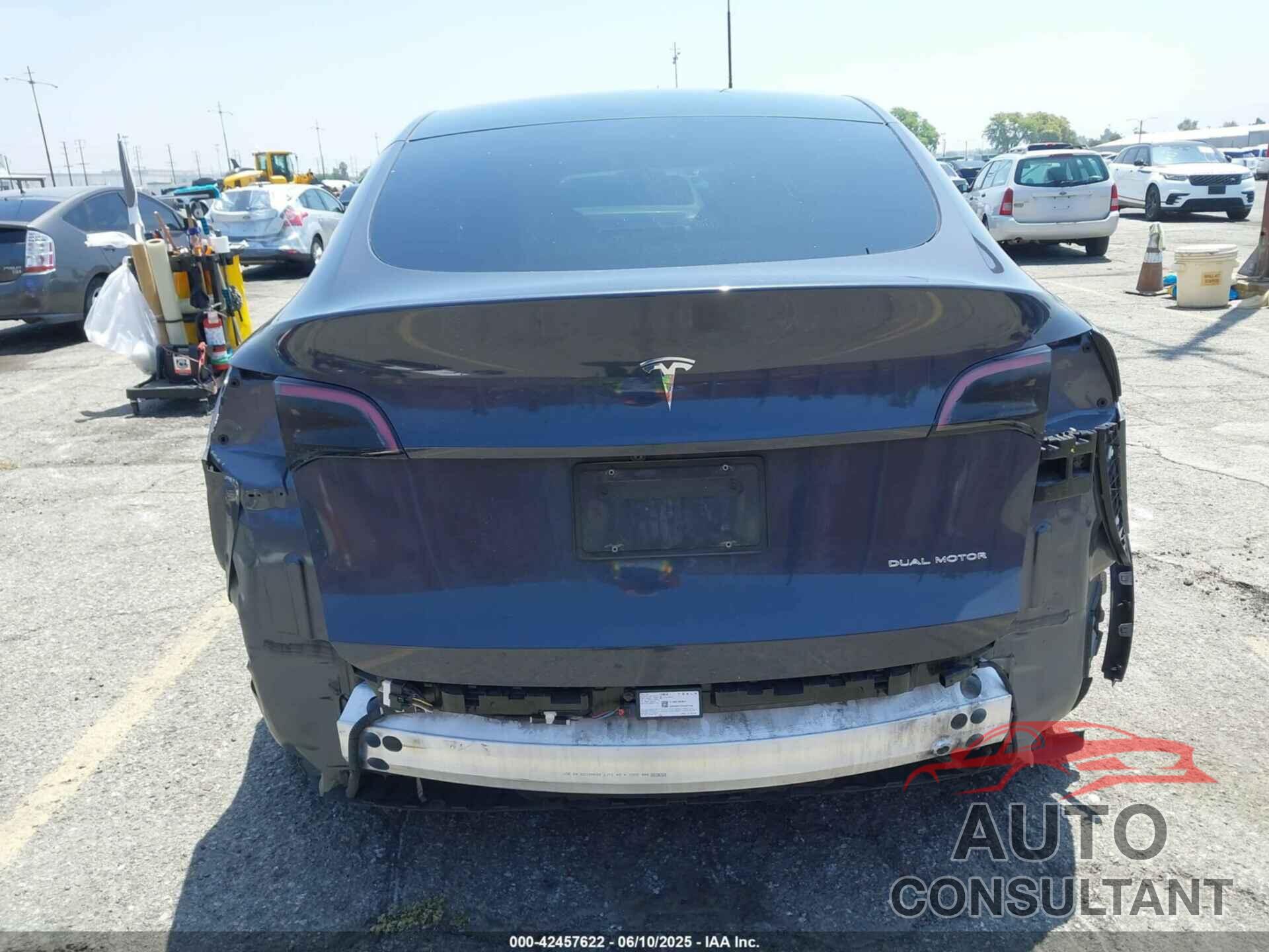 TESLA MODEL Y 2022 - 7SAYGAEE2NF358401