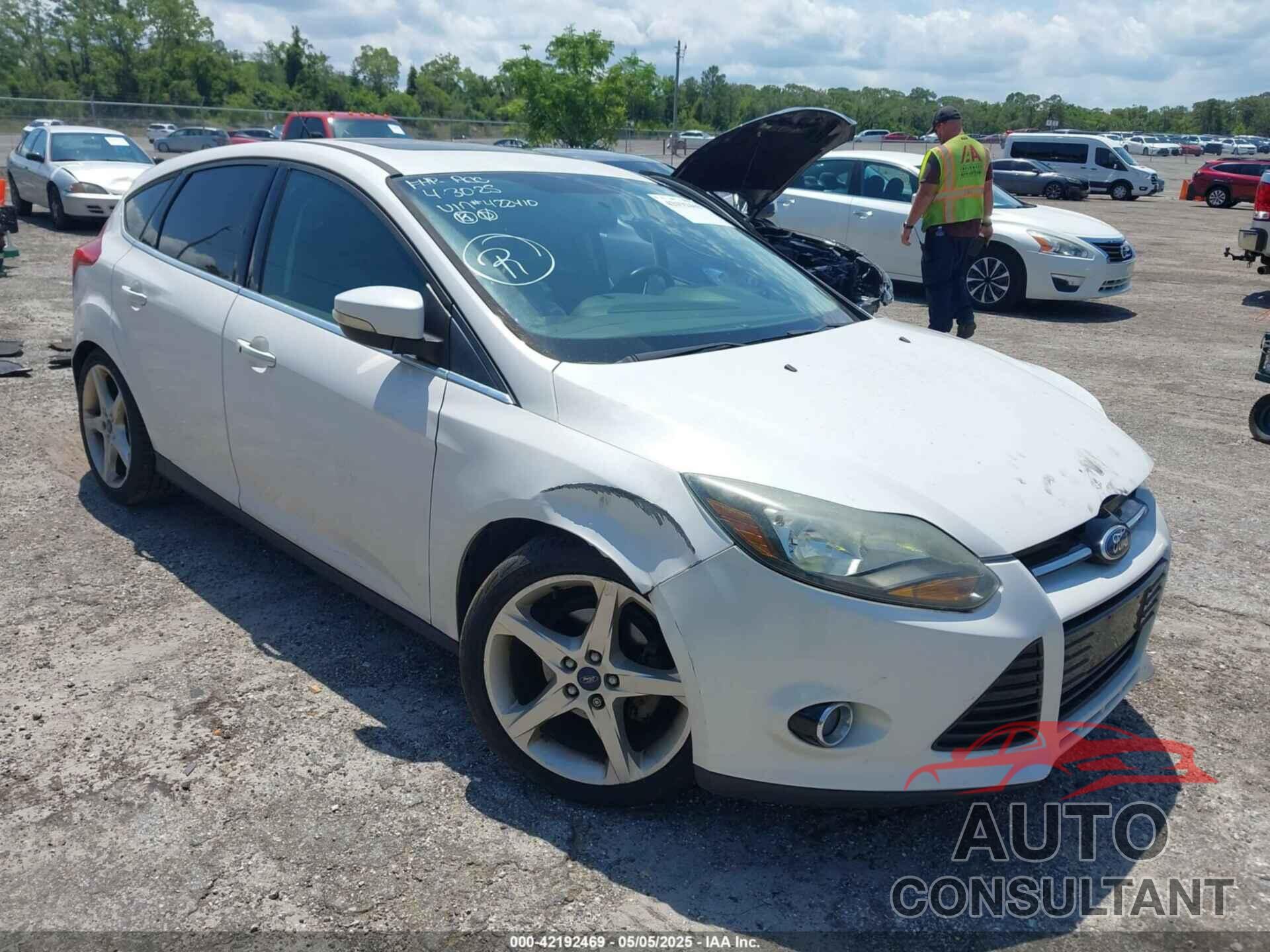 FORD FOCUS 2014 - 1FADP3N26EL422410
