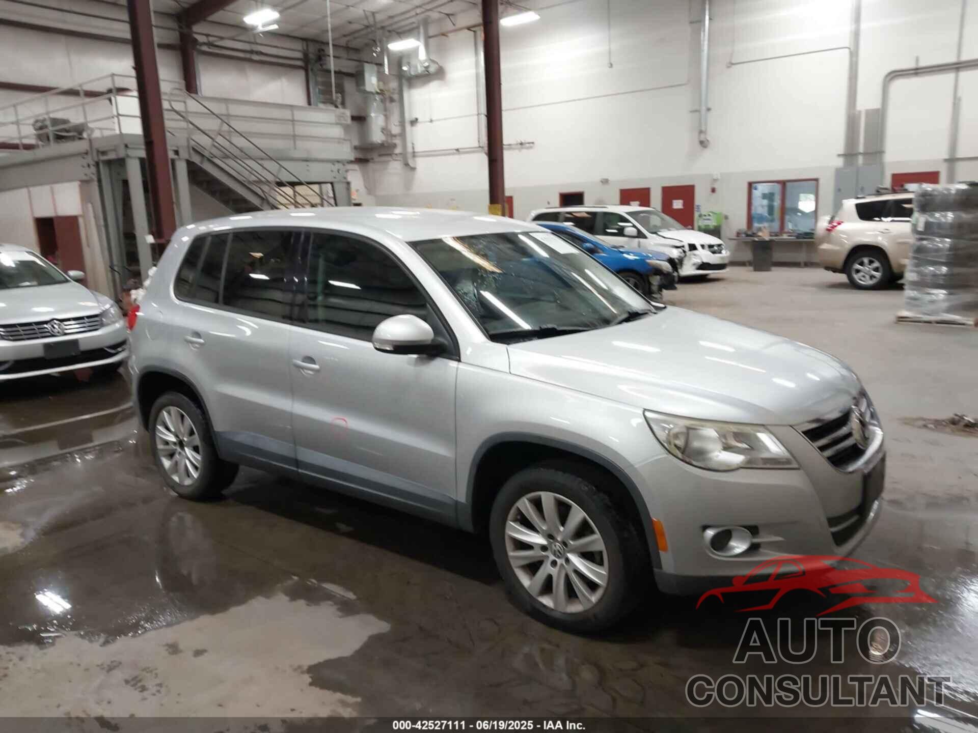 VOLKSWAGEN TIGUAN 2010 - WVGAV7AXXAW512143