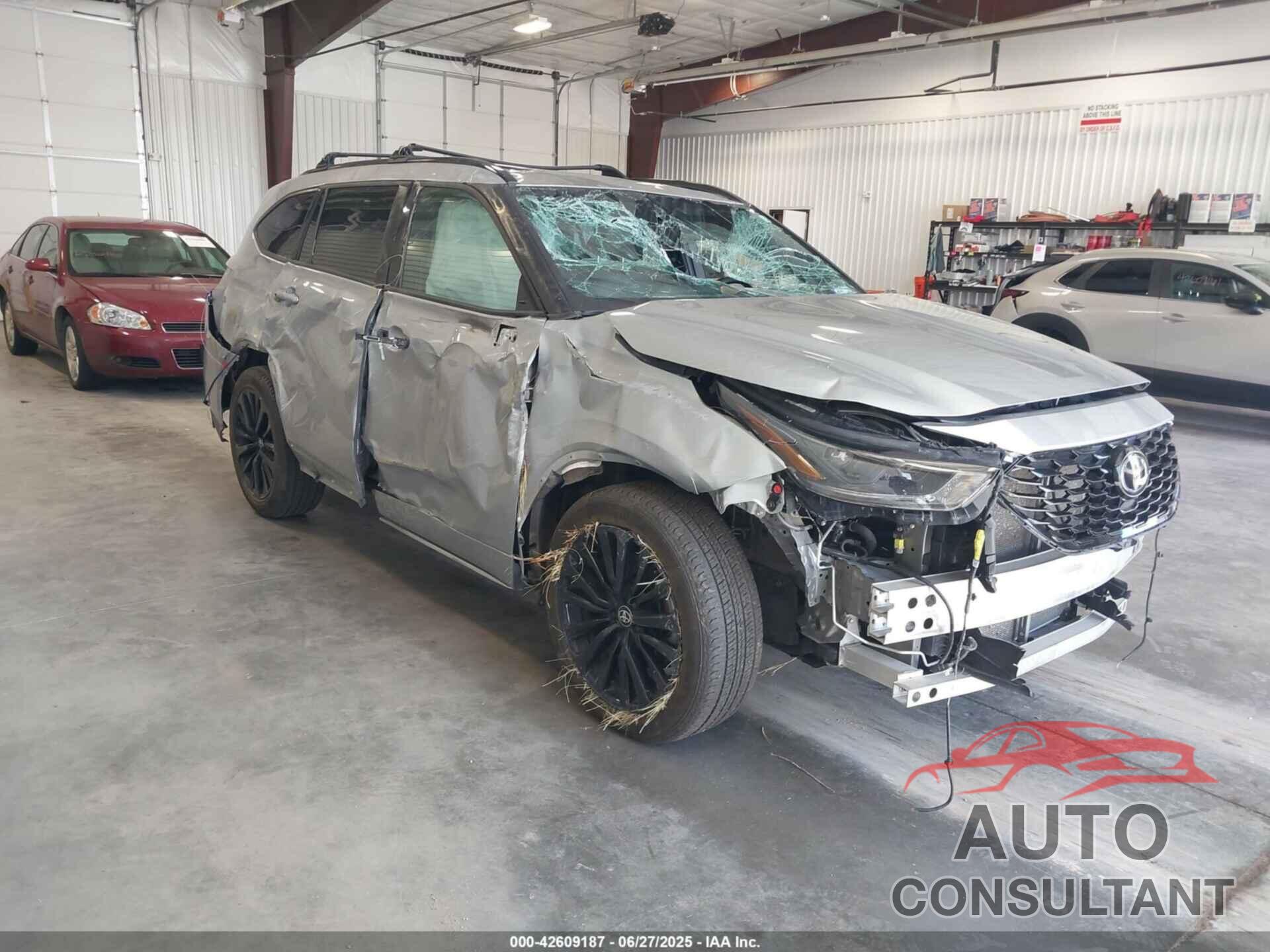 TOYOTA HIGHLANDER 2023 - 5TDKDRAH1PS015202