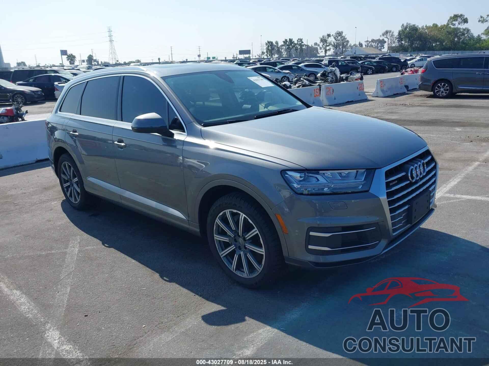 AUDI Q7 2018 - WA1LHAF74JD000314