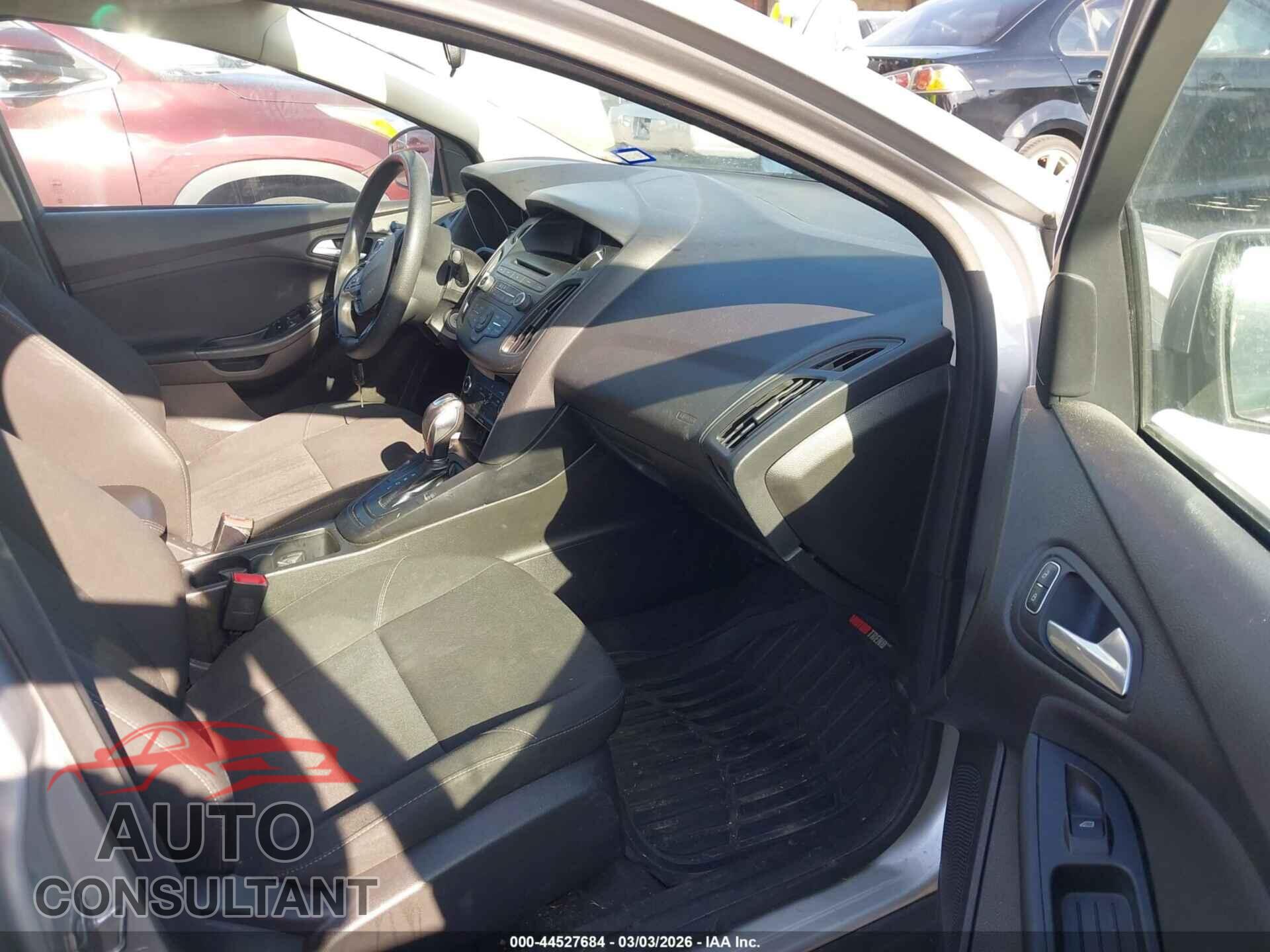 FORD FOCUS 2016 - 1FADP3F22GL276556