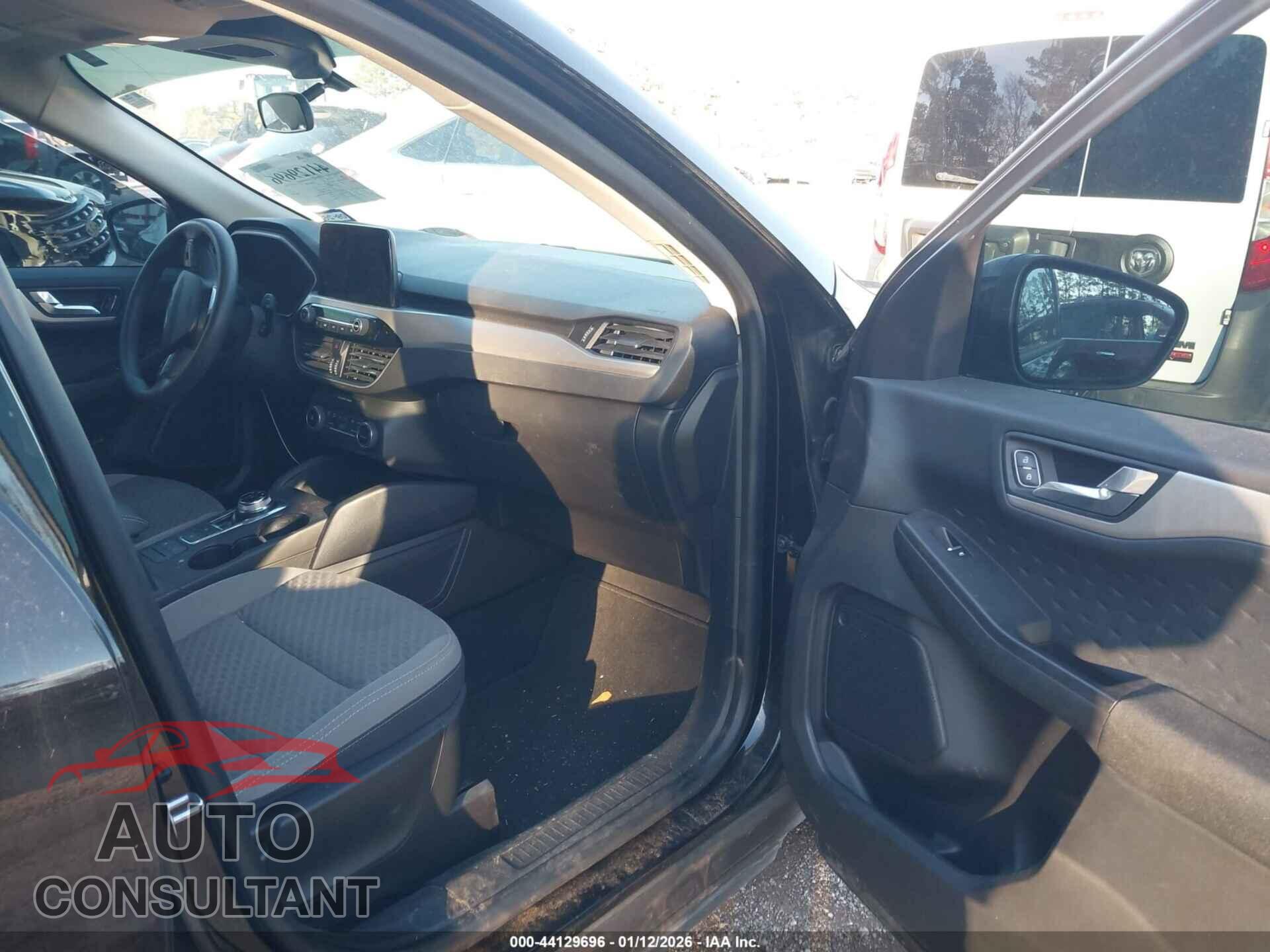 FORD ESCAPE 2020 - 1FMCU0G64LUA54826