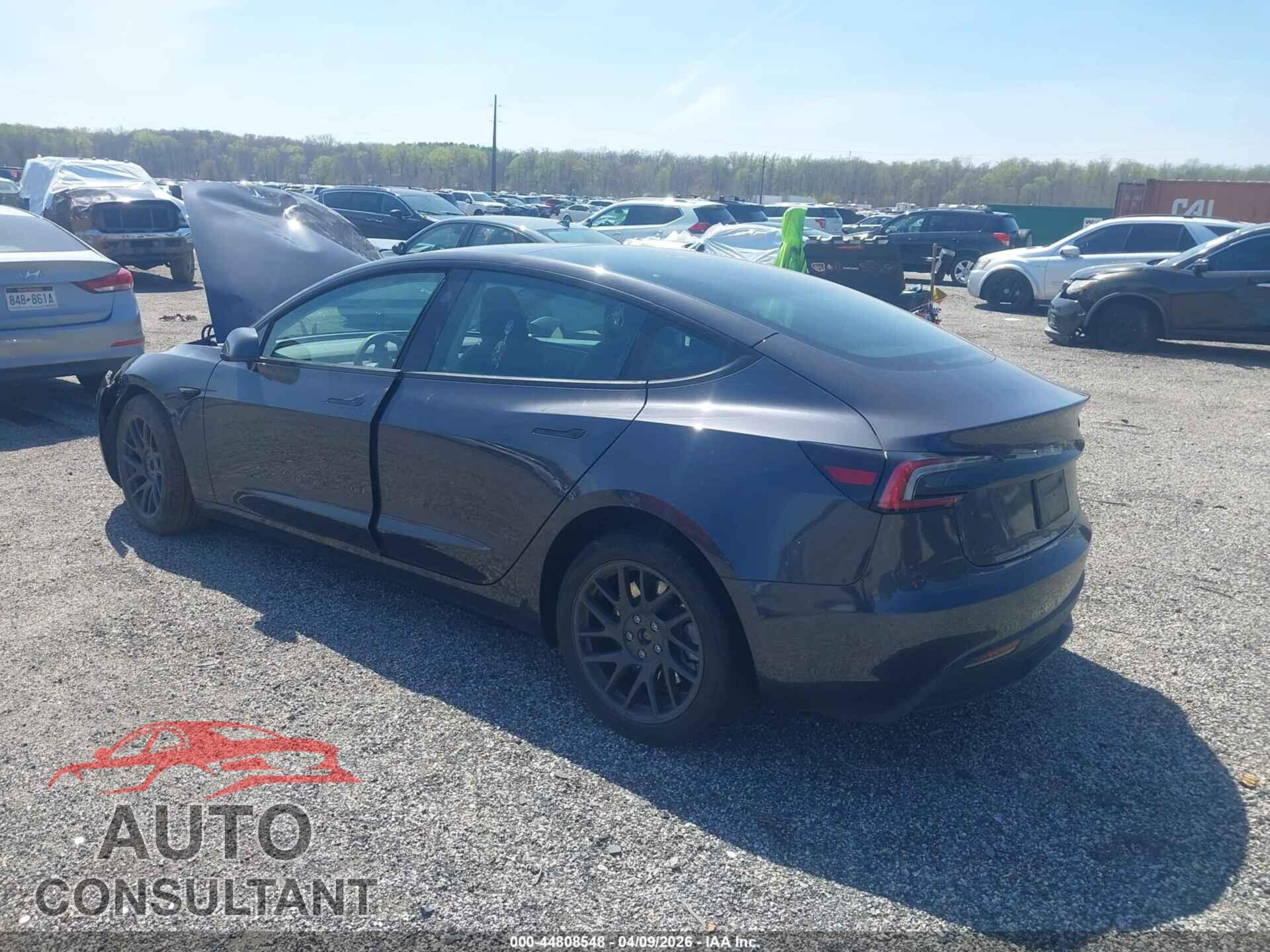 TESLA MODEL 3 2024 - 5YJ3E1EA7RF766568