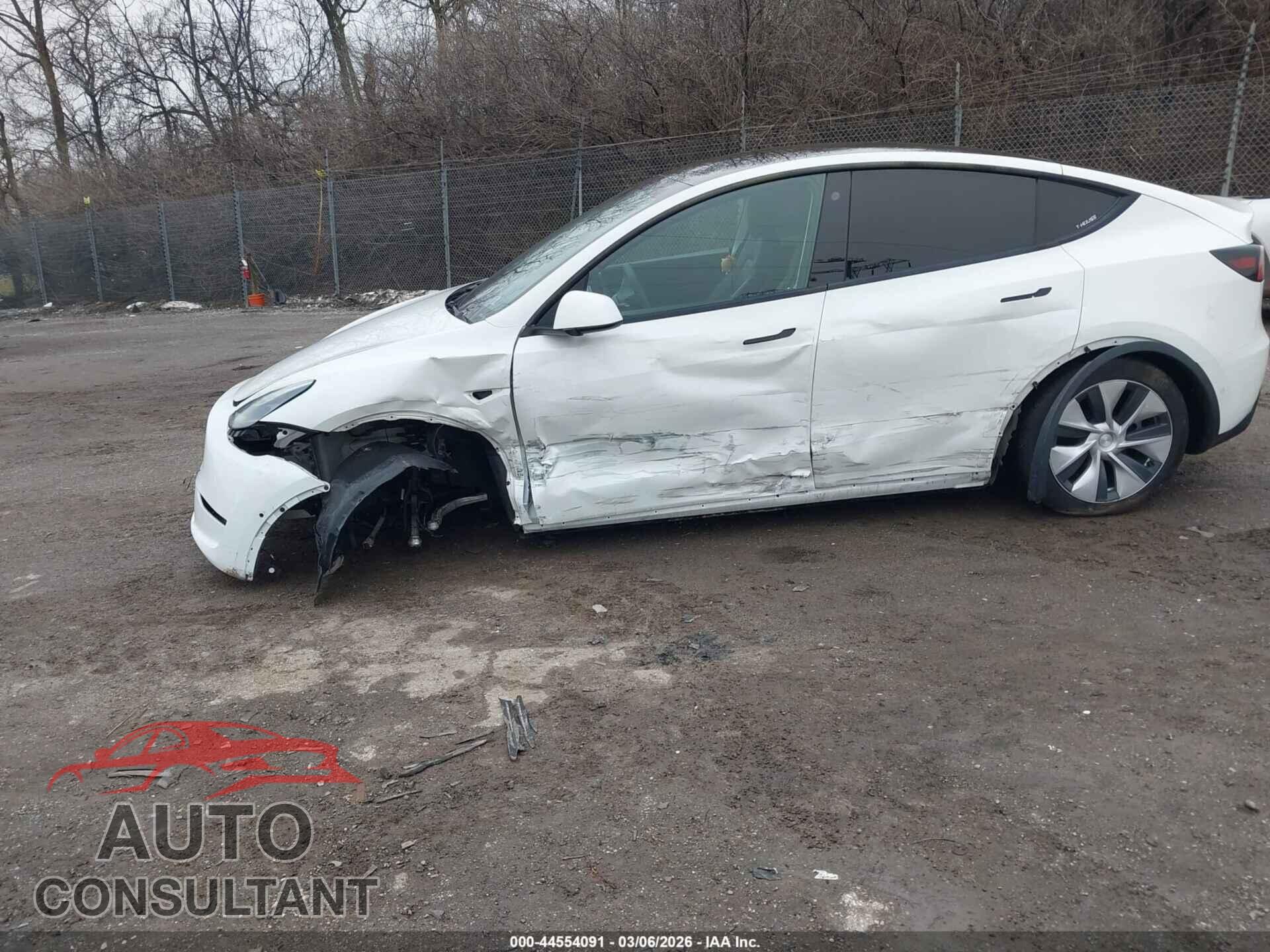 TESLA MODEL Y 2021 - 5YJYGDEE9MF264366