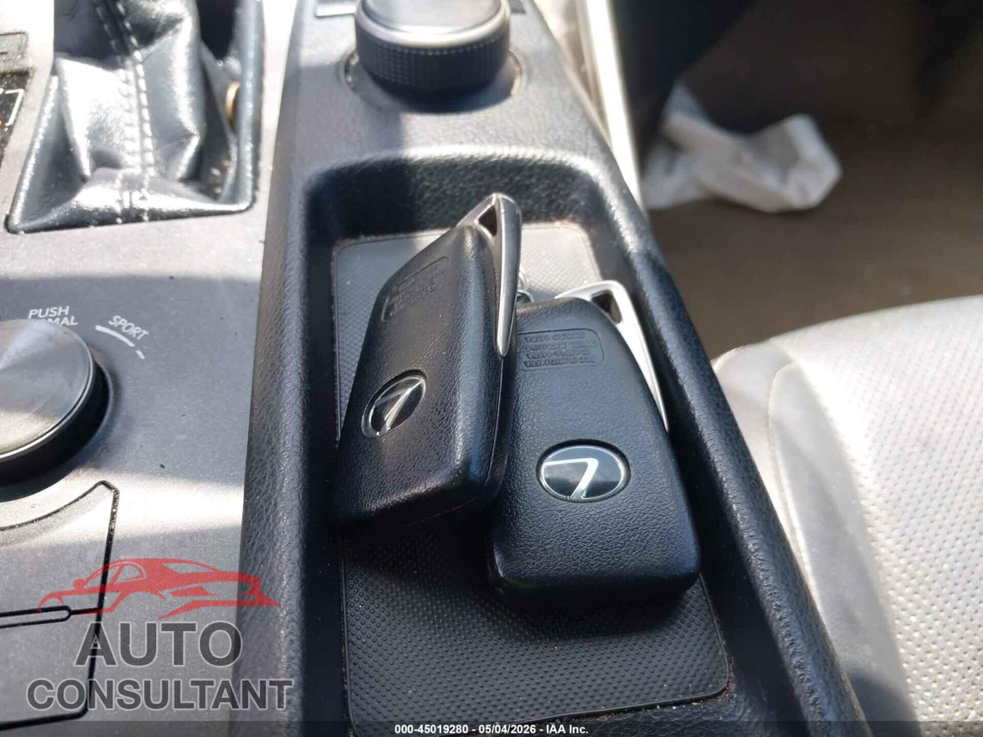 LEXUS IS 250 2015 - JTHBF1D29F5078425
