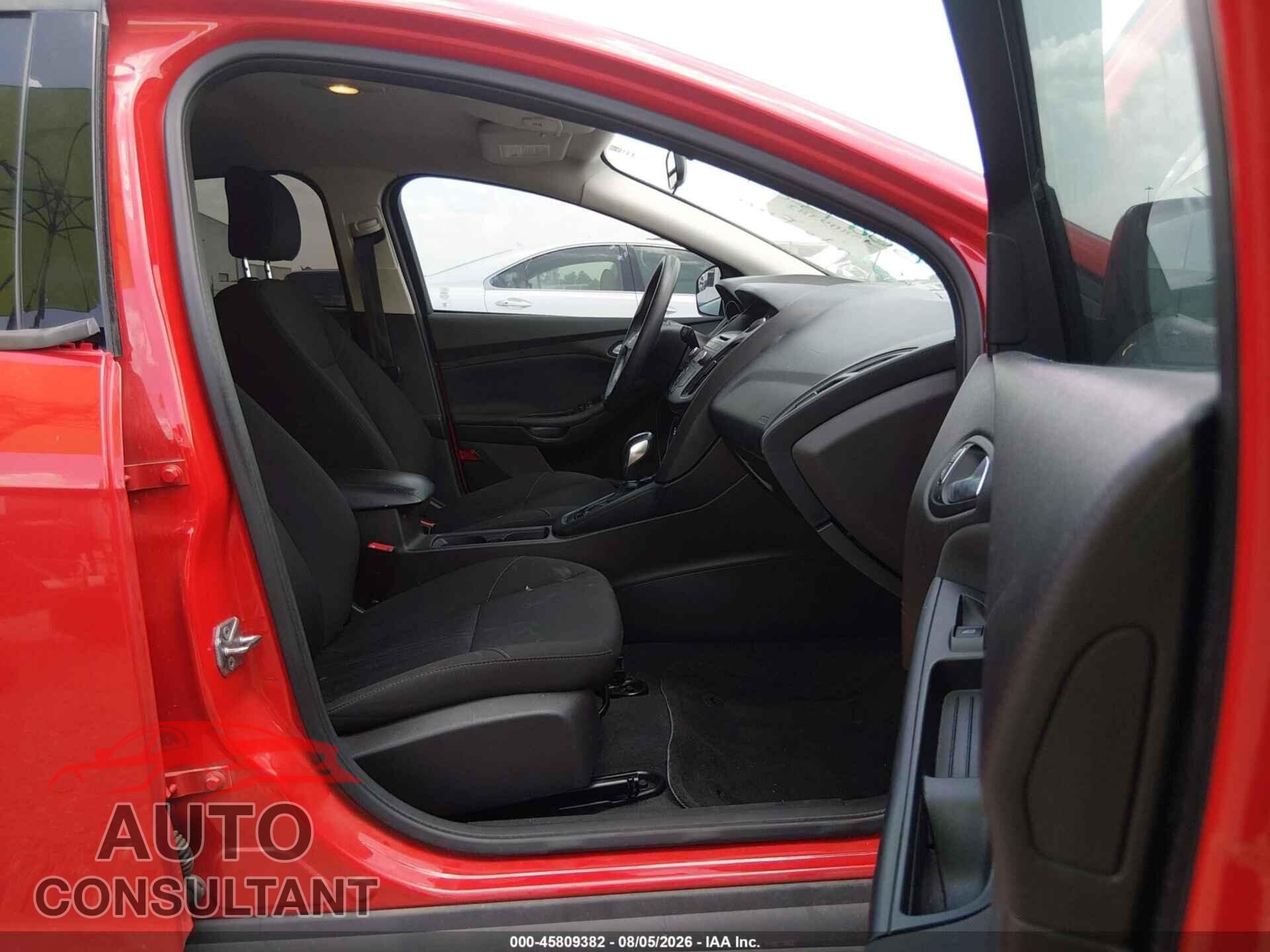 FORD FOCUS 2016 - 1FADP3F26GL284305
