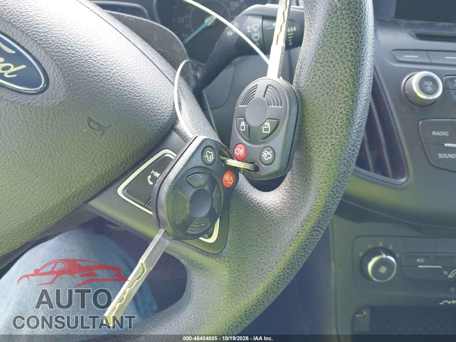 FORD FOCUS 2015 - 1FADP3F2XFL207693