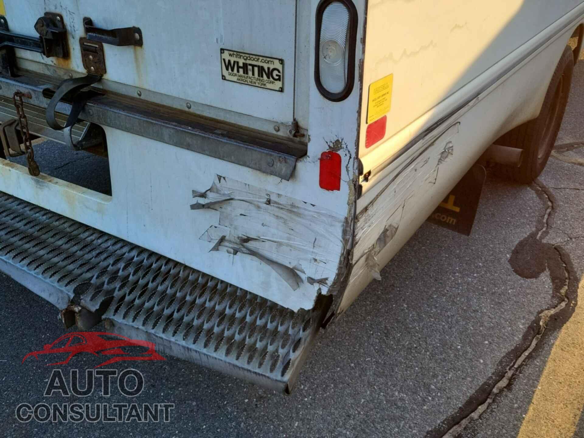 FORD ECONOLINE 2017 - 1FDWE3FSXHDC01040