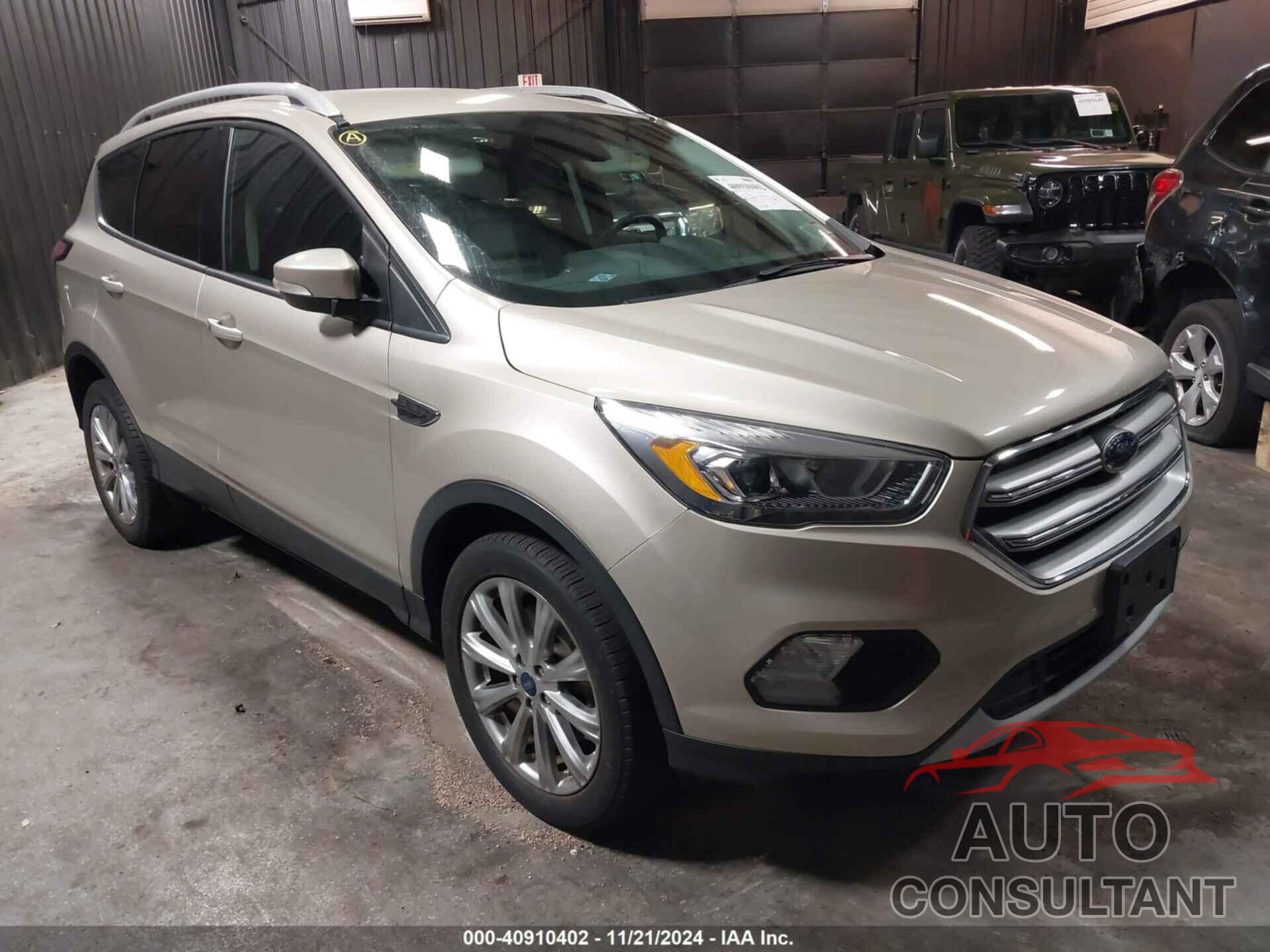 FORD ESCAPE 2017 - 1FMCU9J91HUF09307