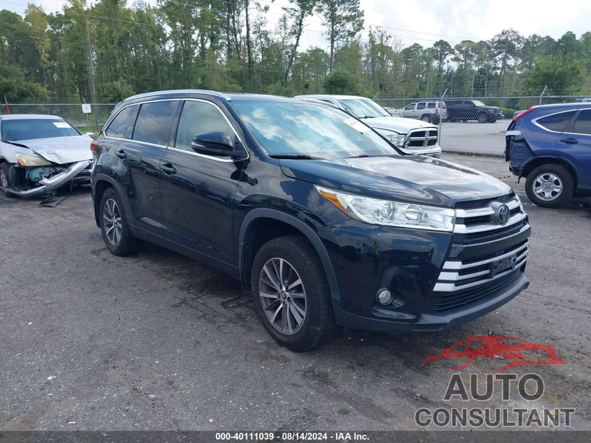 TOYOTA HIGHLANDER 2018 - 5TDJZRFH7JS558356